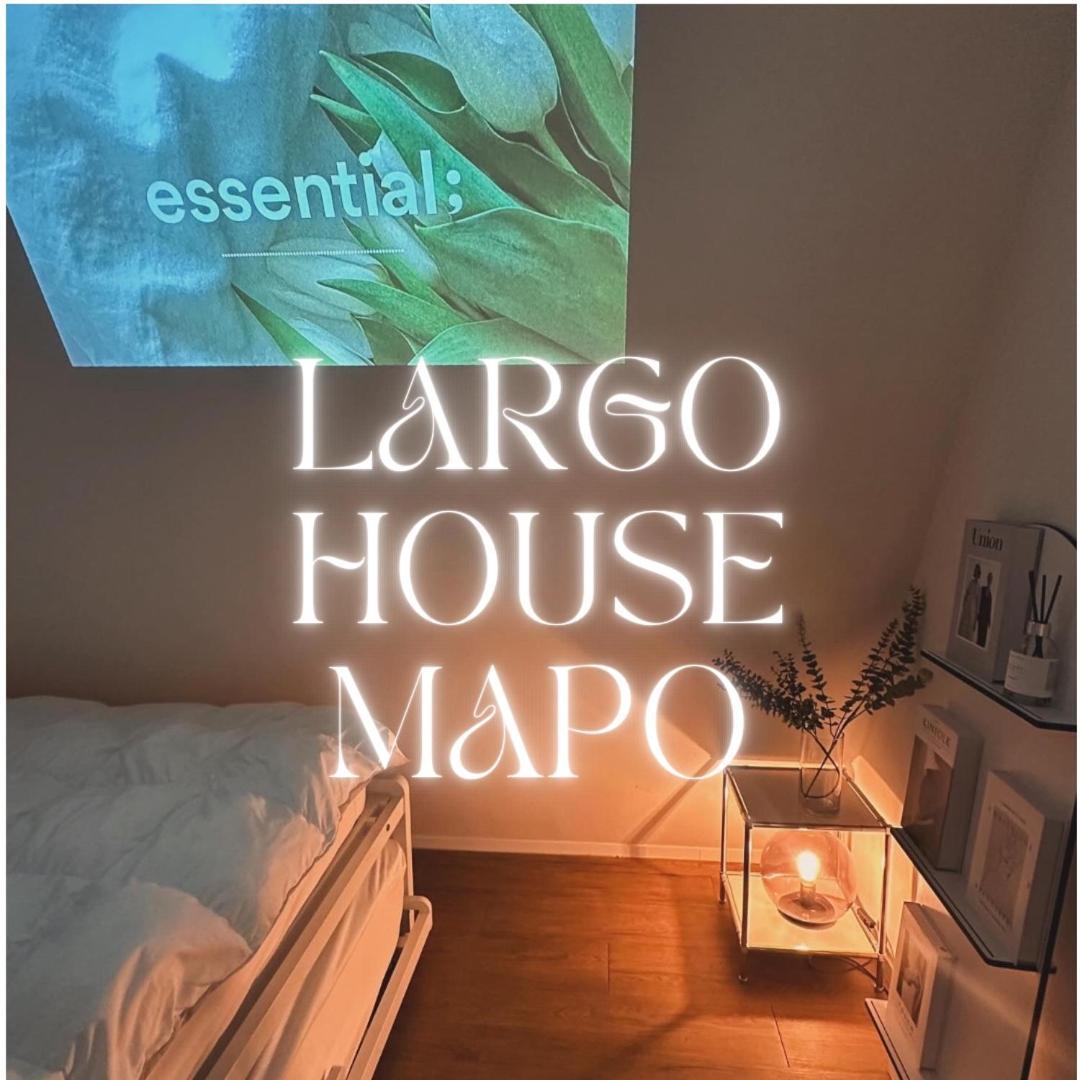 Hongdae 10mins, Hapjeong 5mins, Airportbus 5mins, Largo House Seoul- Foreigner Only Apartment Seoul