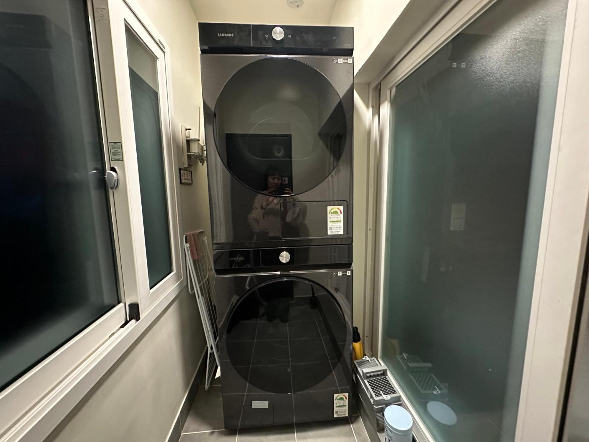 Apartment Hongdae 10mins, Hapjeong 5mins, Airportbus 5mins, Largo House Seoul- Foreigner Only Seoul
