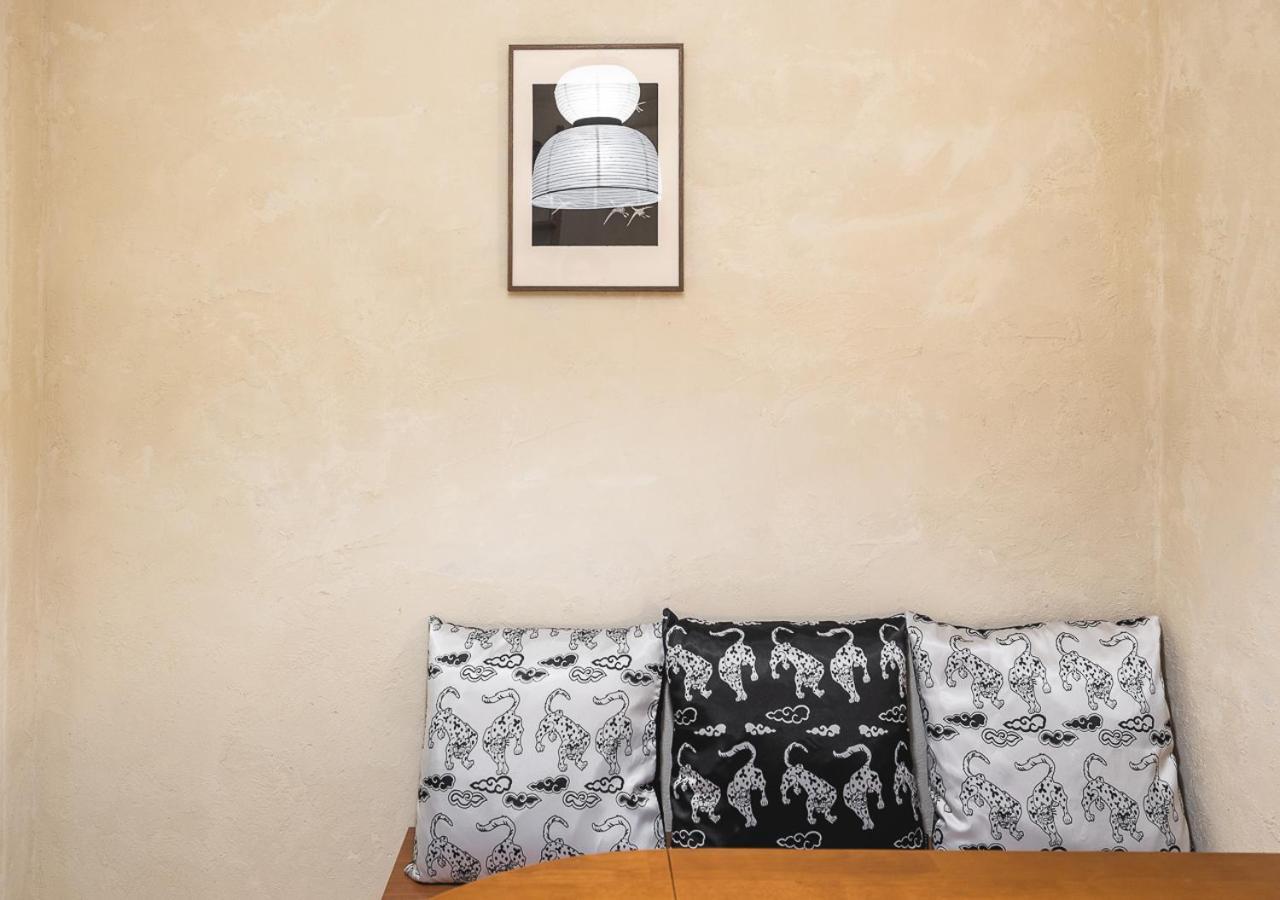 Urban Secret Space - Europe Mood, Seongsu, 4mins To Gunguk Univ Station Apartment *
