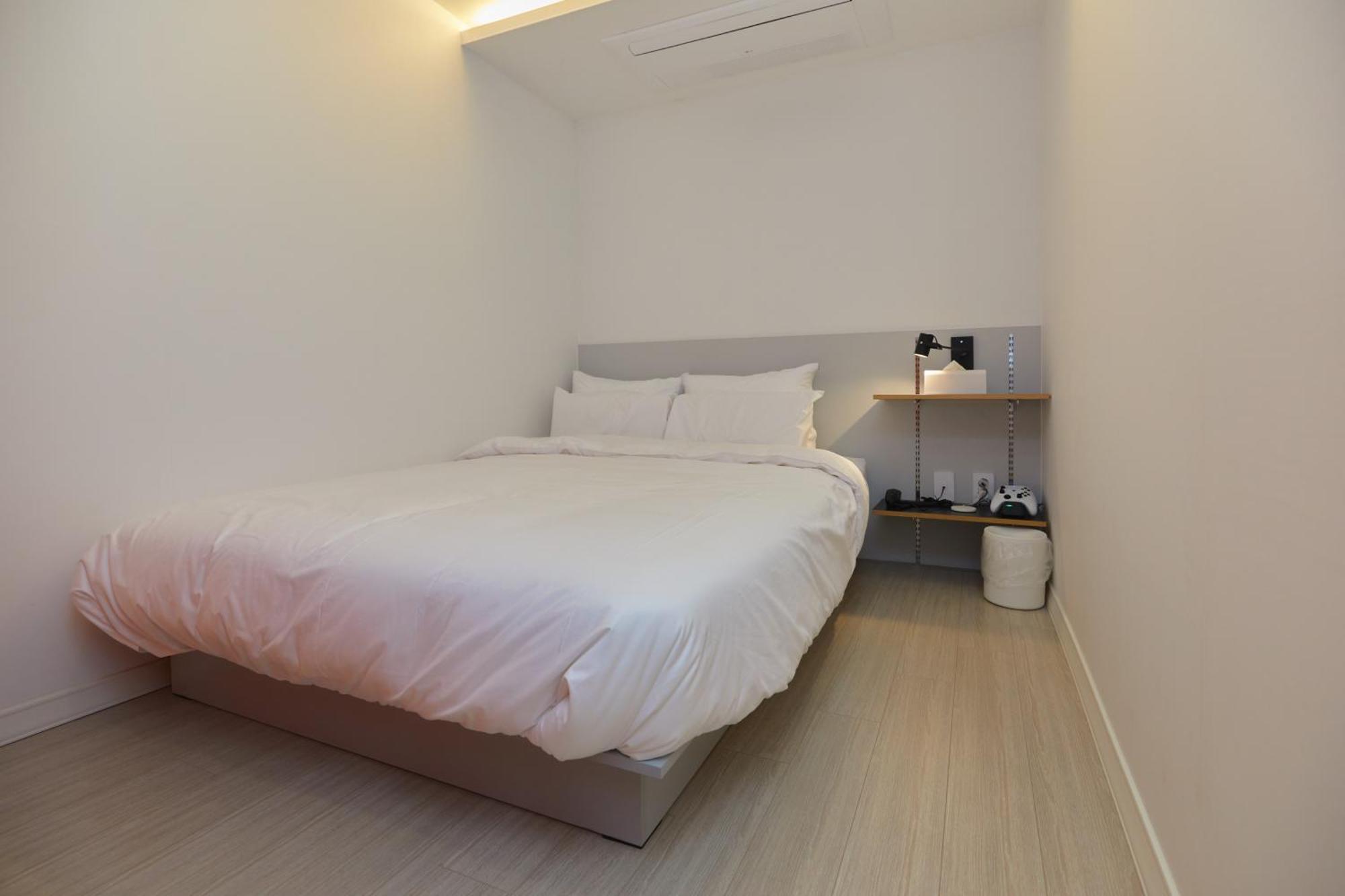 Aank Sinchon Hotel