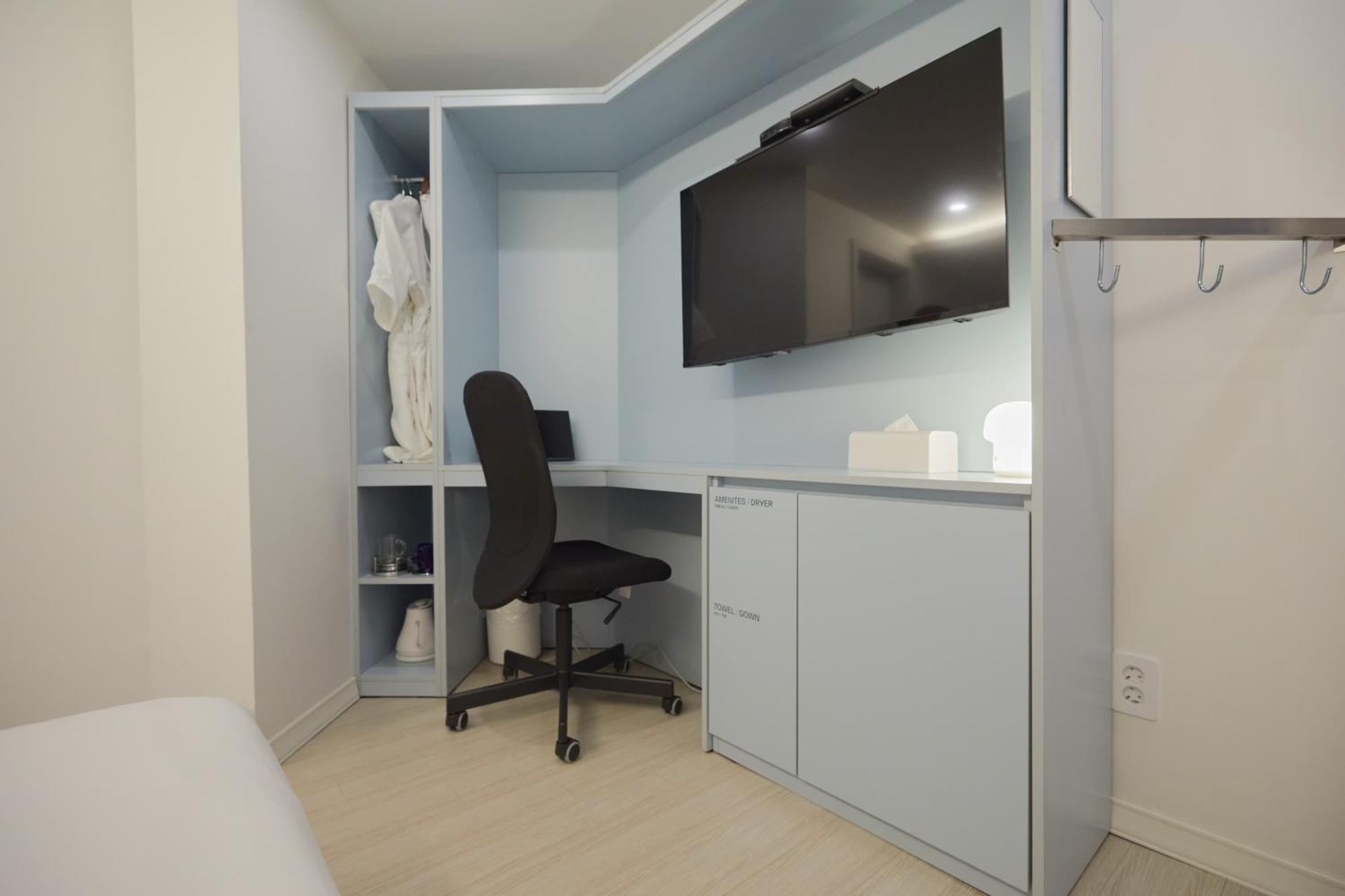 Aank Sinchon Hotel