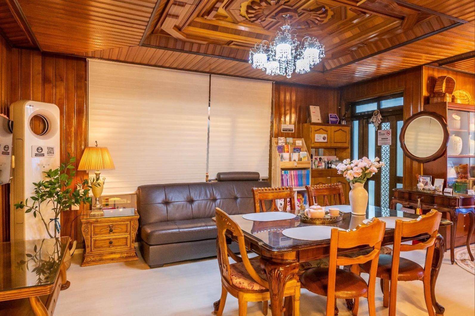 Station Apartment *