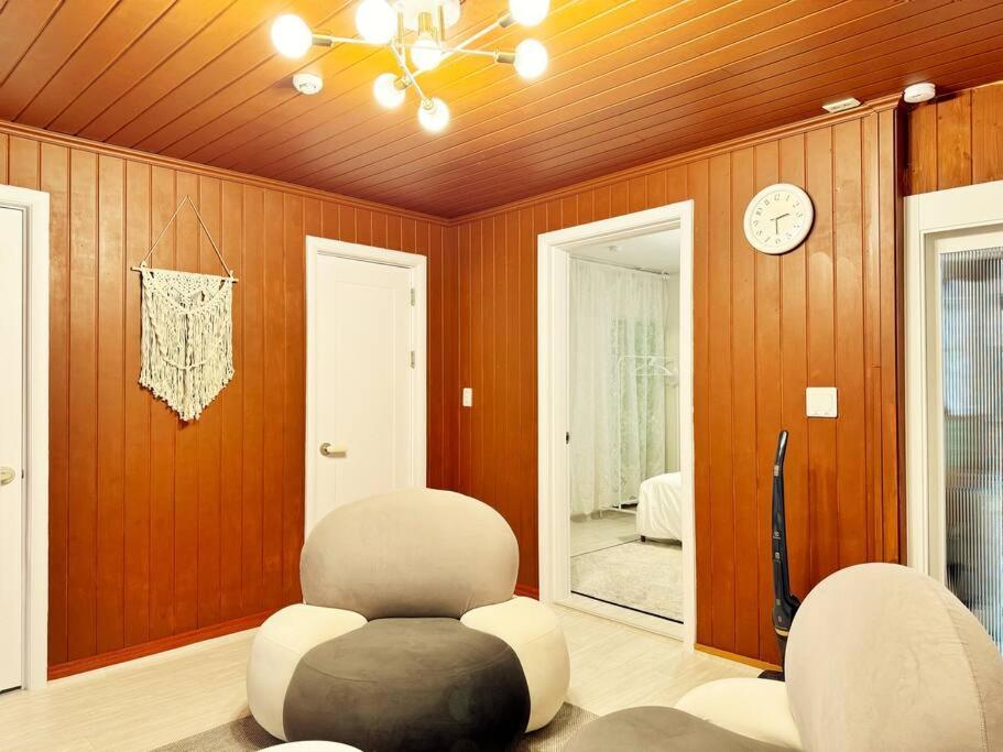 Hwagok Apartment *