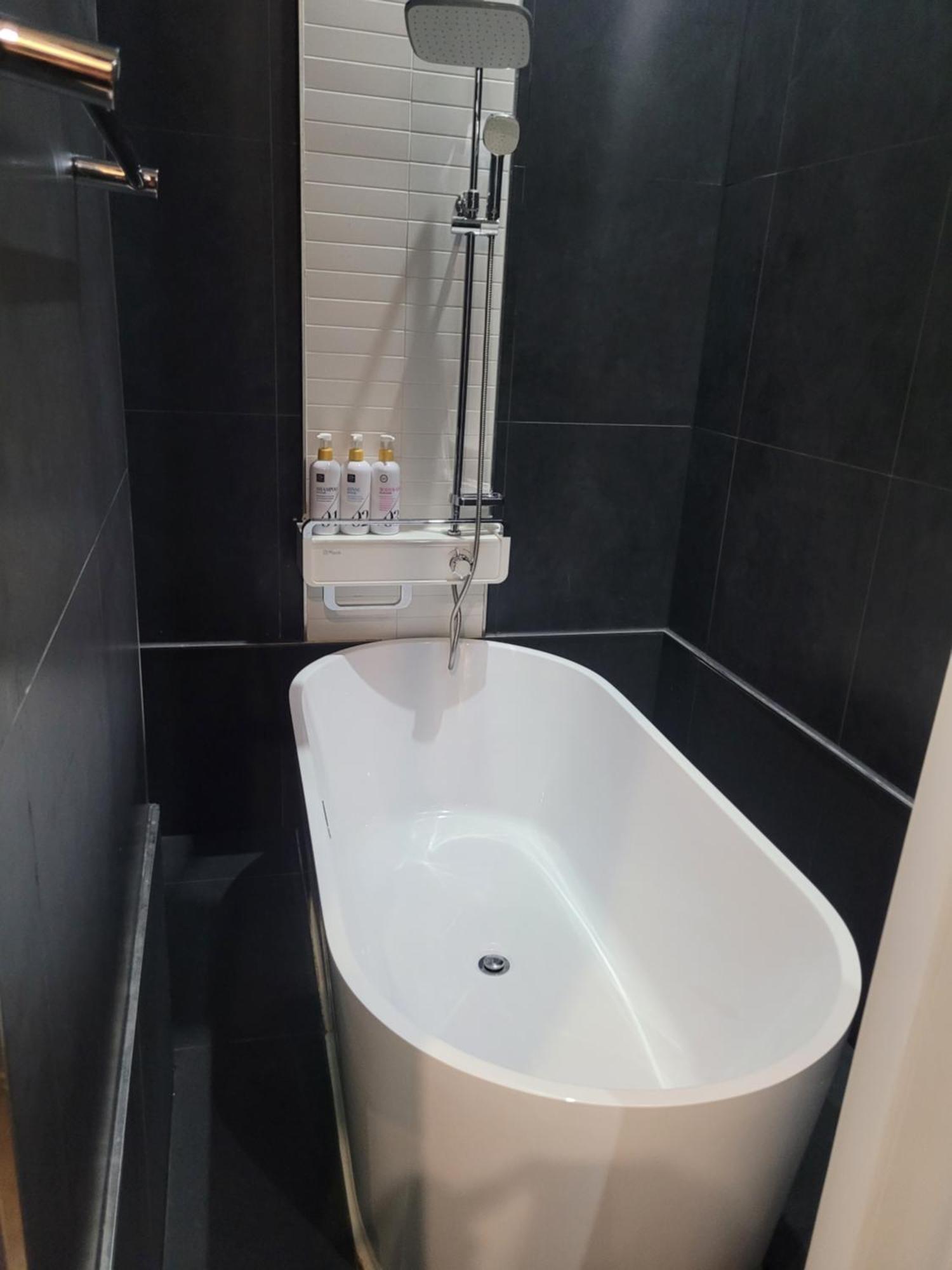 Starhills Hotel *