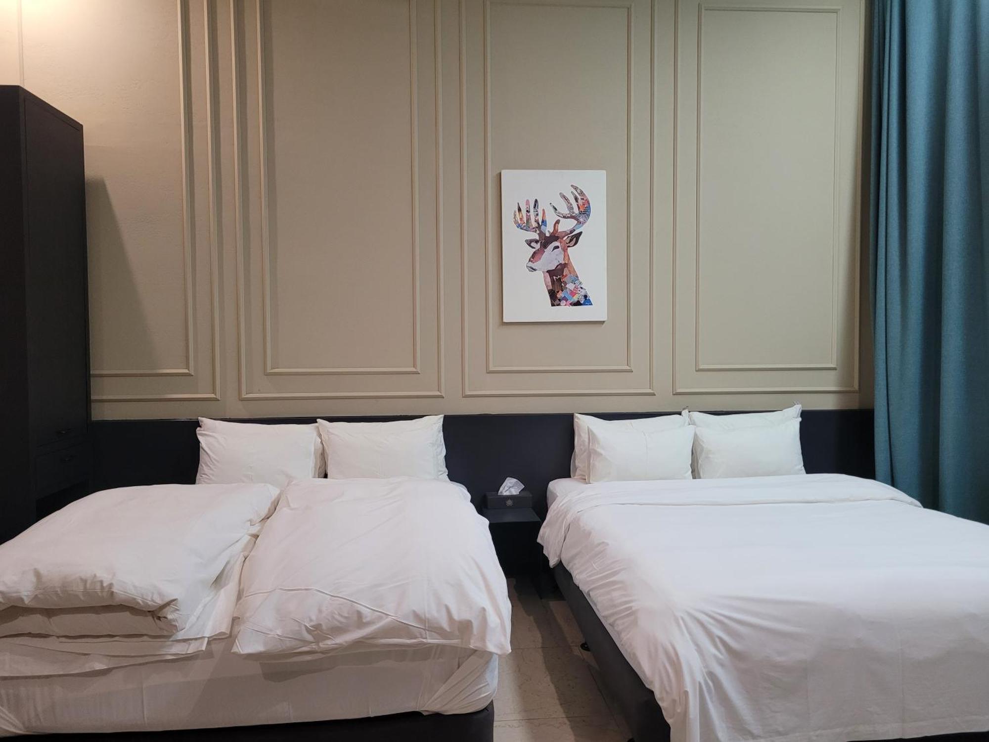 Starhills Hotel *