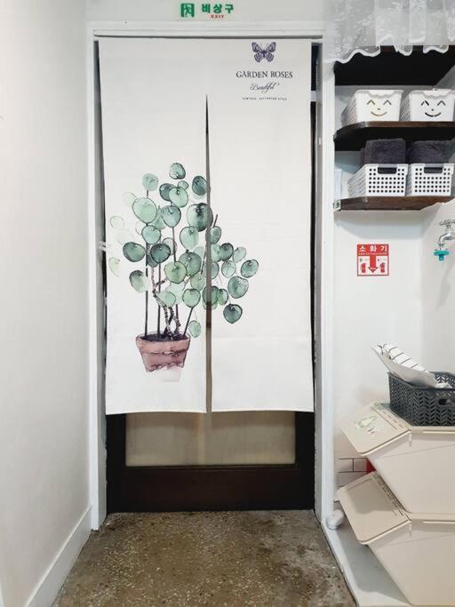 House Apartment *