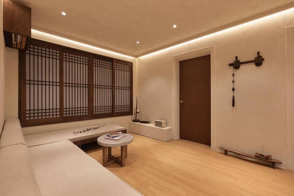 Traditional Meets Modern In Our Unique Hanok * Seoul