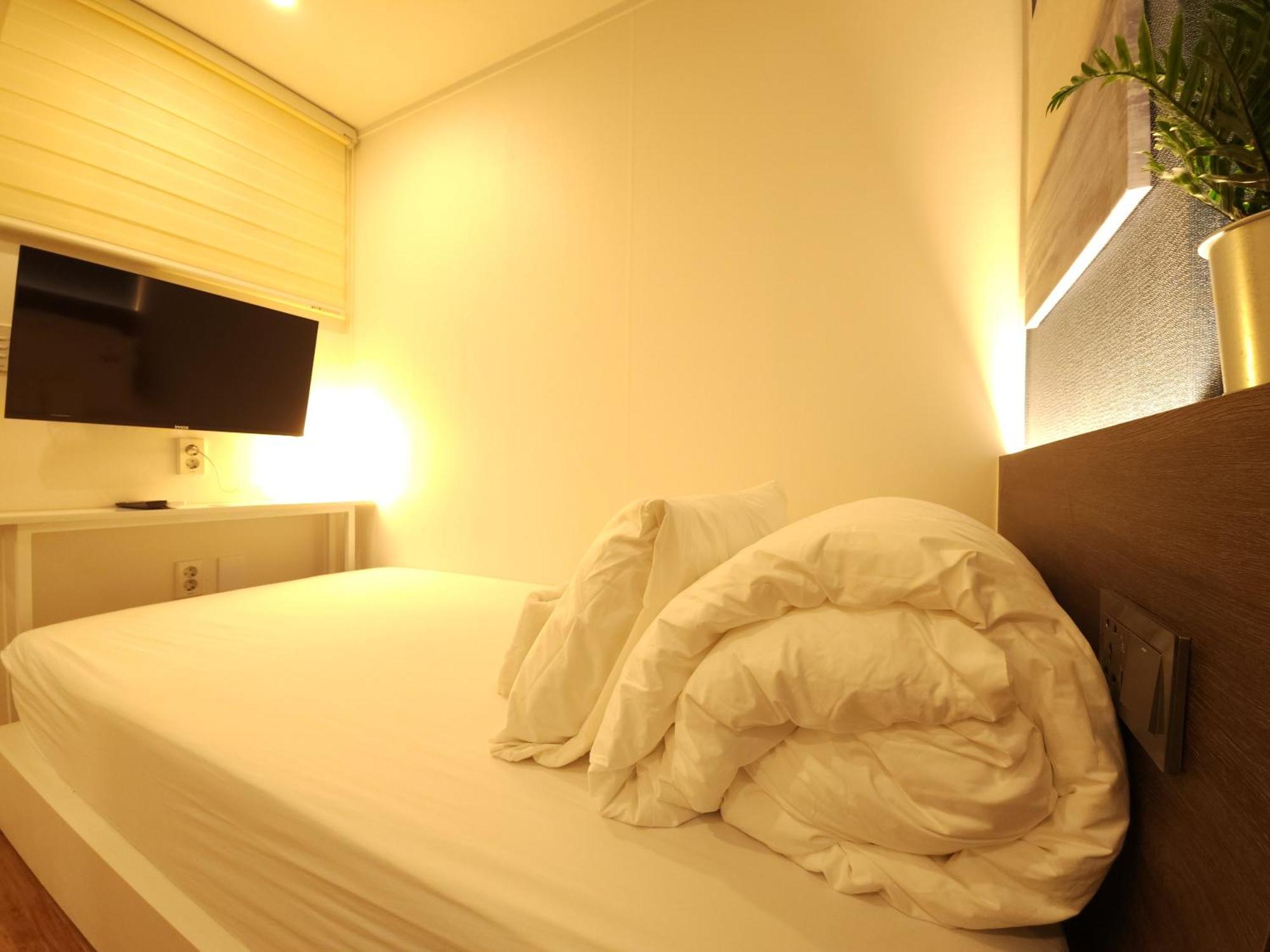 Oyo Myeongdong 5 *