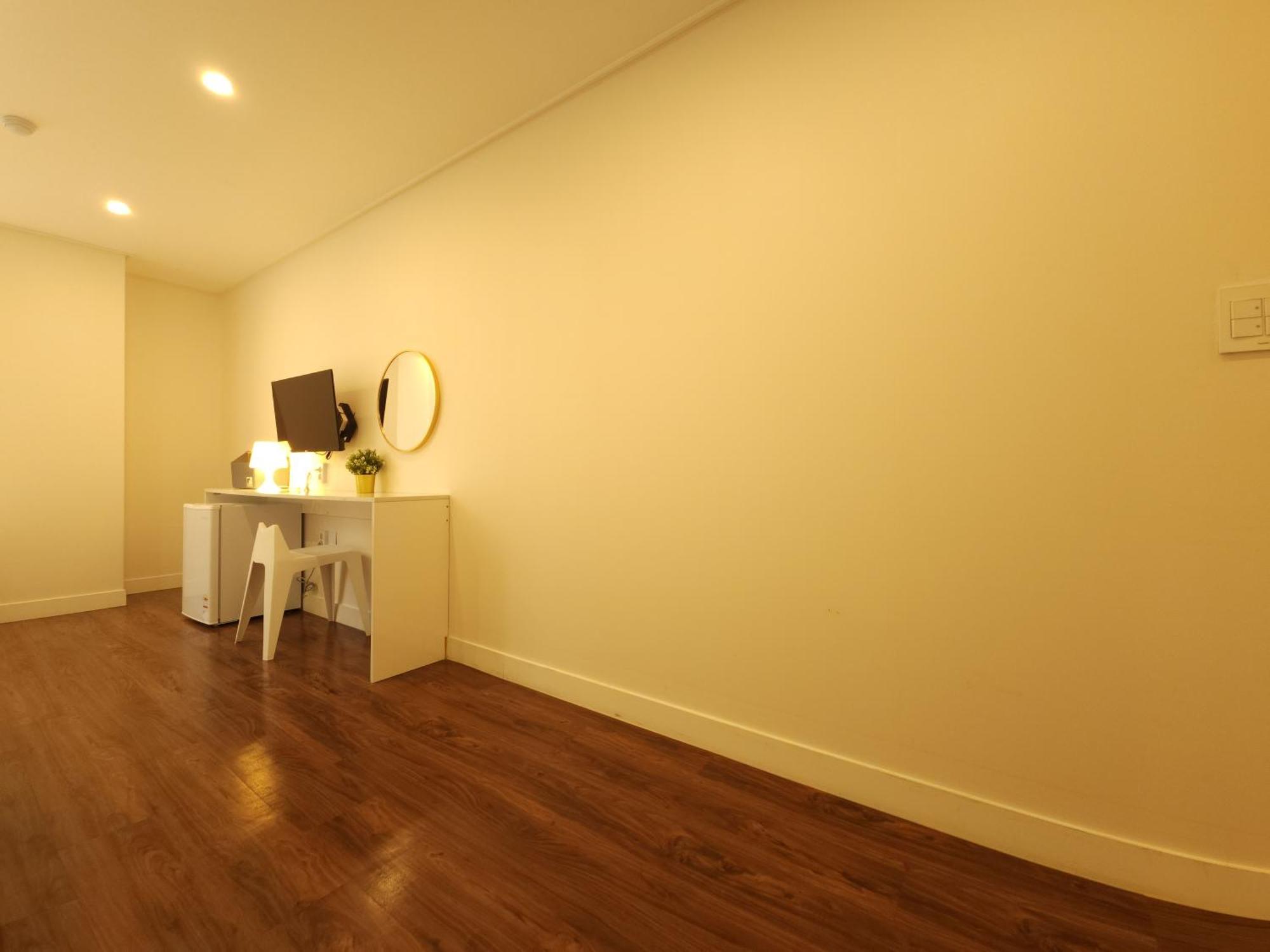 Oyo Myeongdong 5 Hostel Seoul