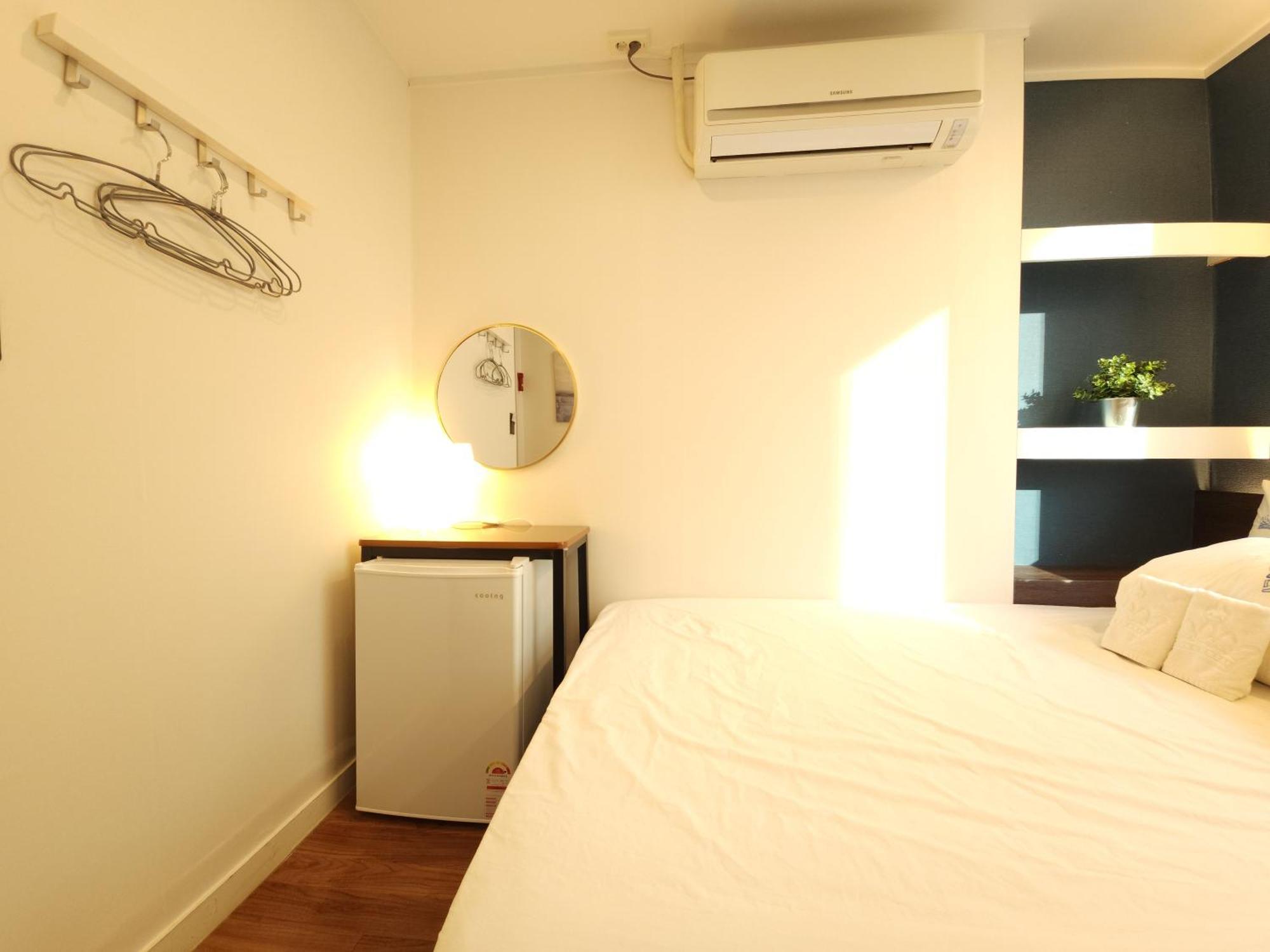 Hostel Oyo Myeongdong 5 *