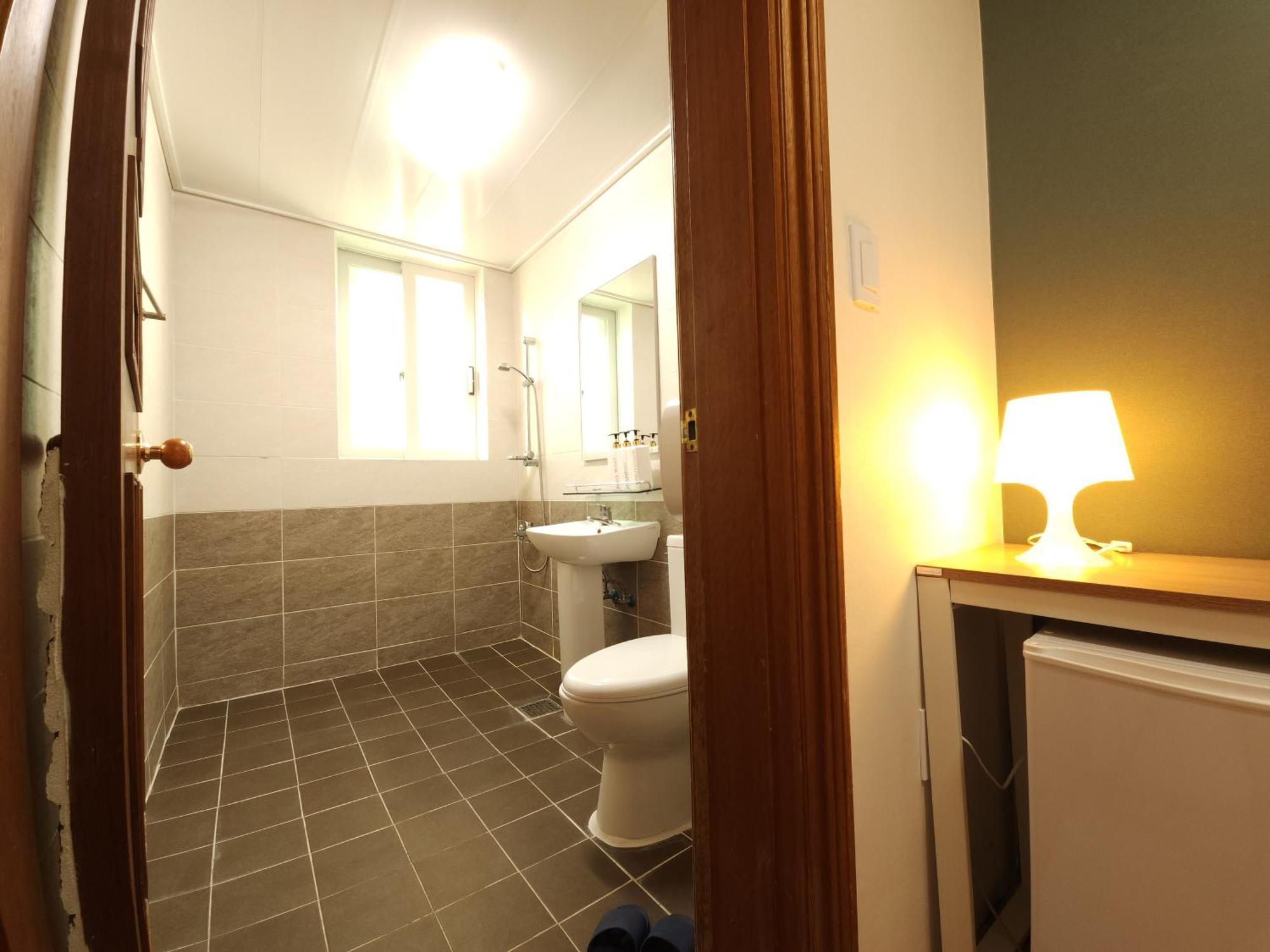 Hostel Oyo Myeongdong 5