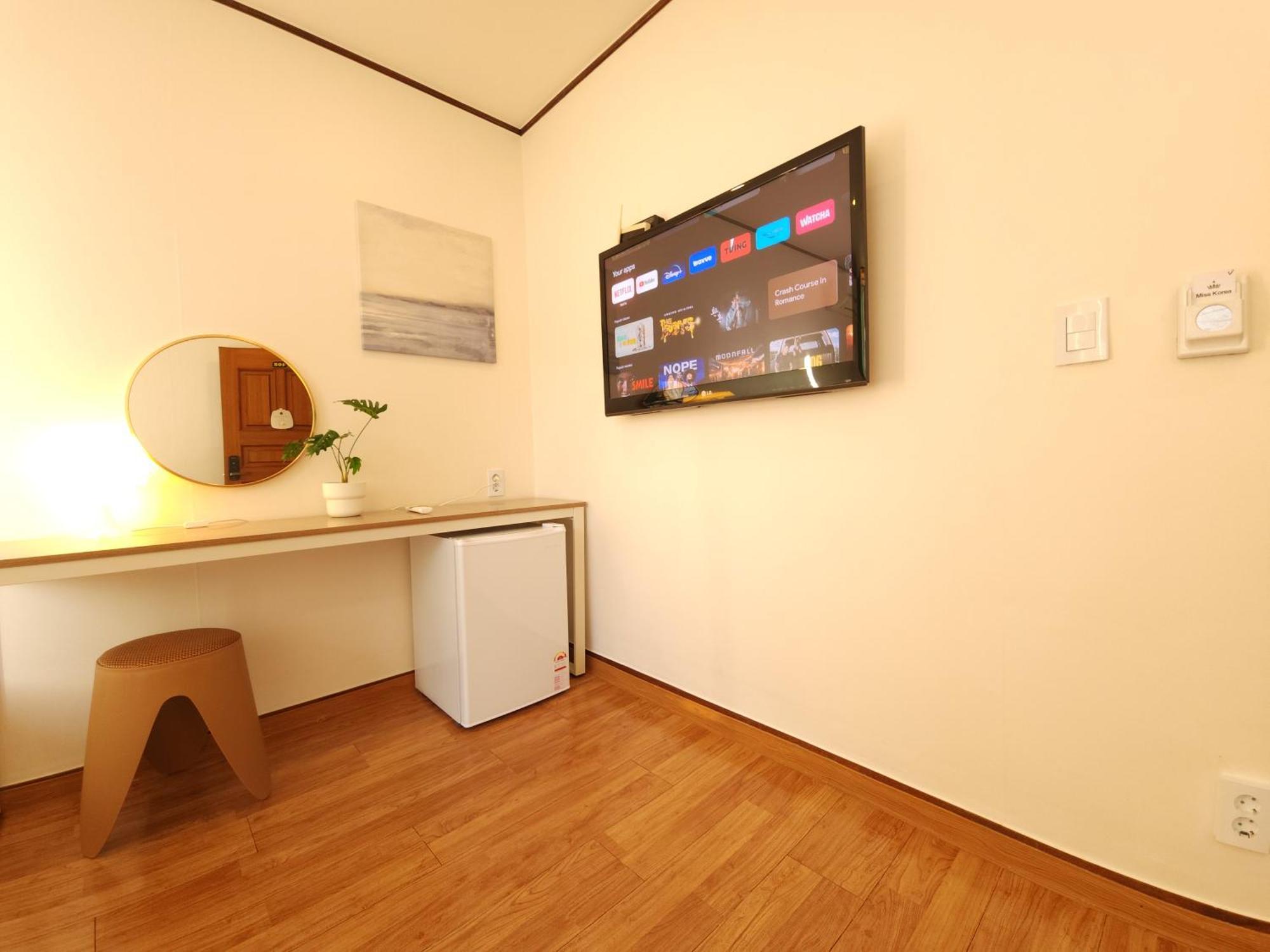 Oyo Myeongdong 5 *