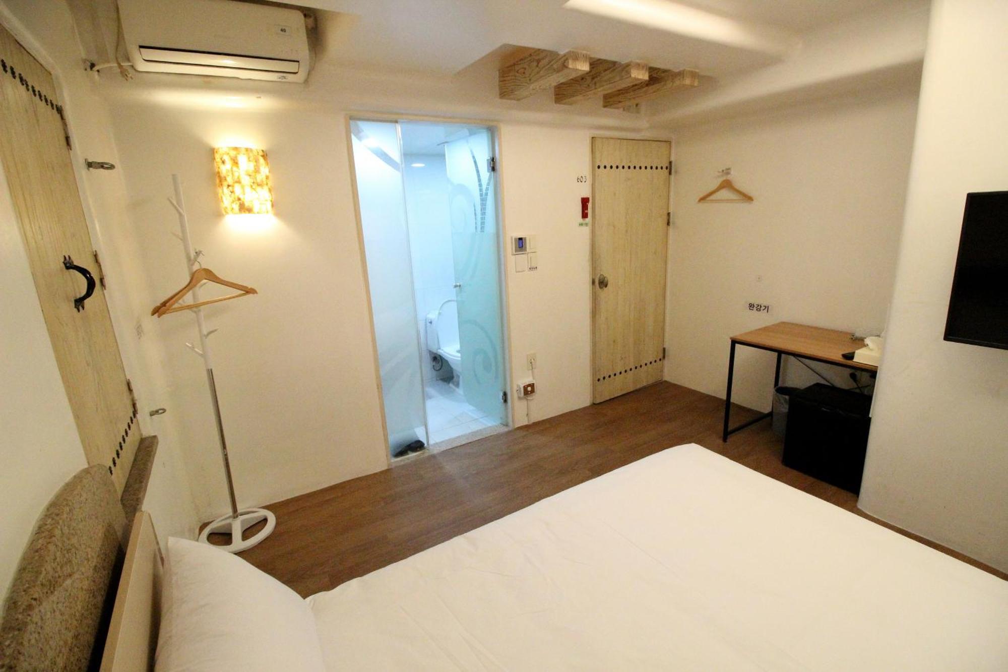 Hostel Sinchon Gaon