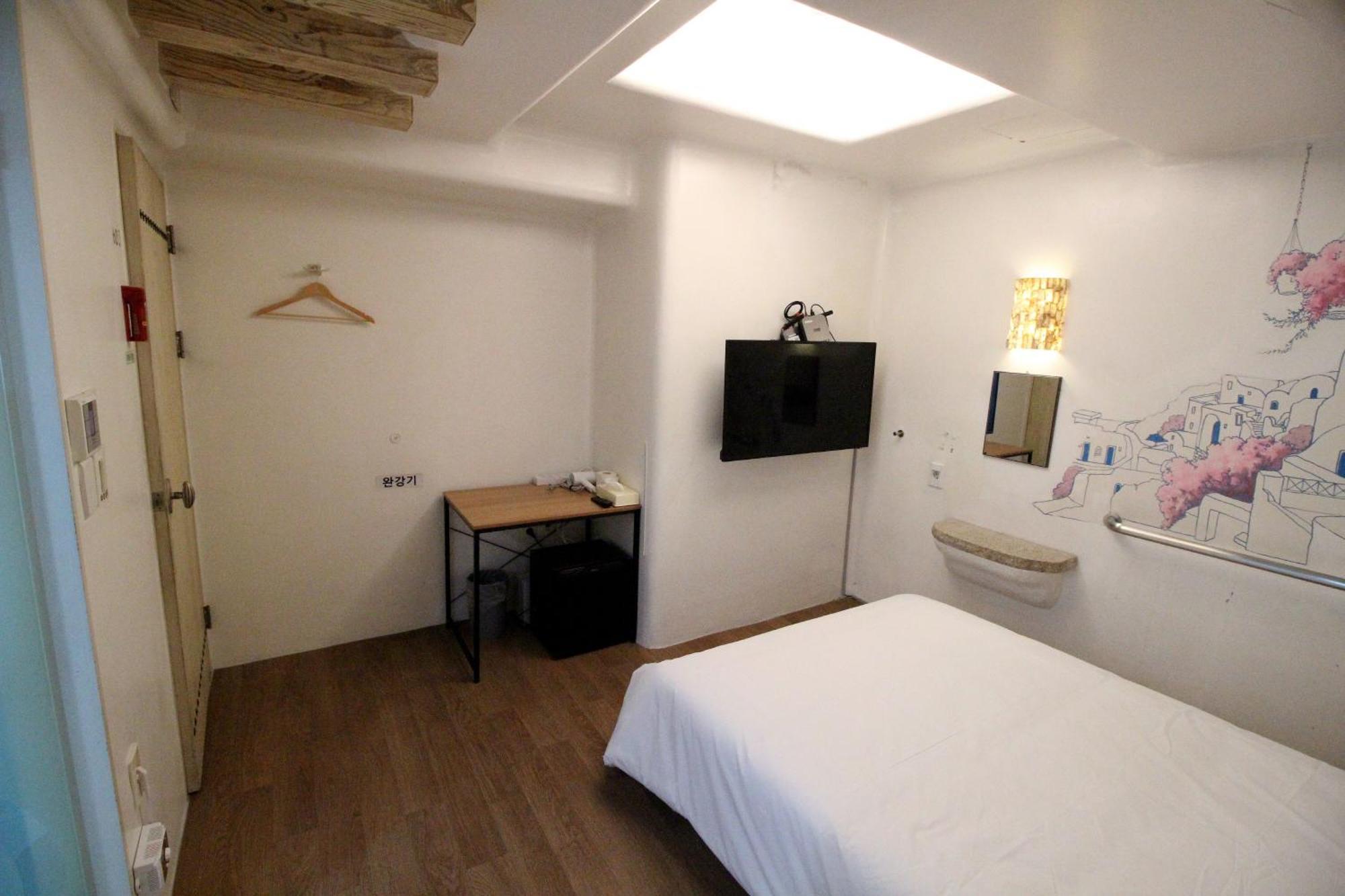 Sinchon Gaon Hostel