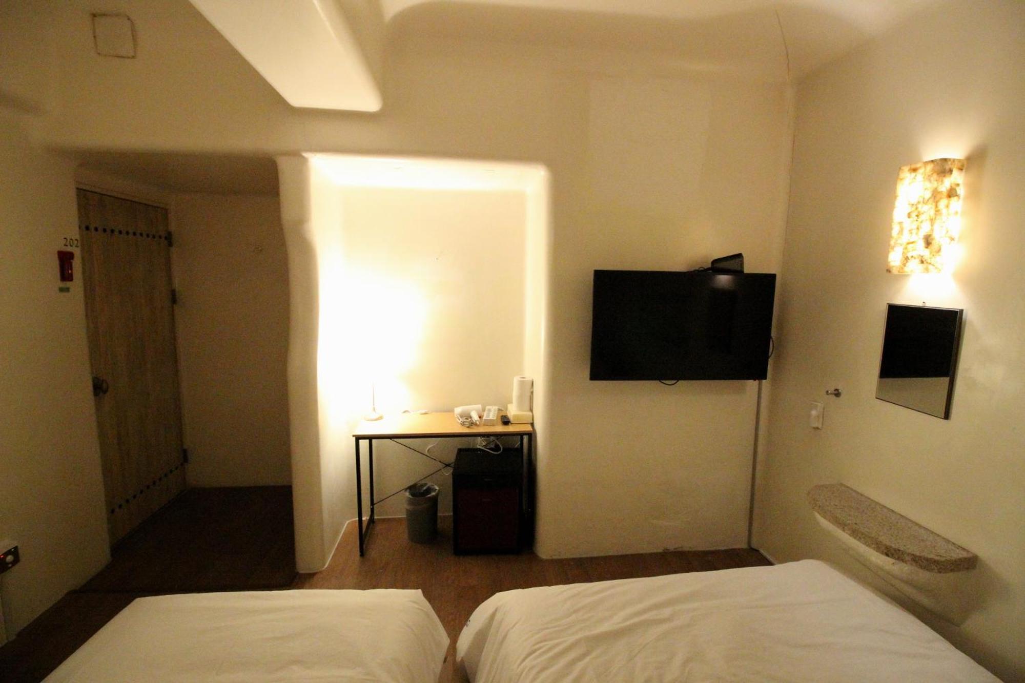 Hostel Sinchon Gaon *