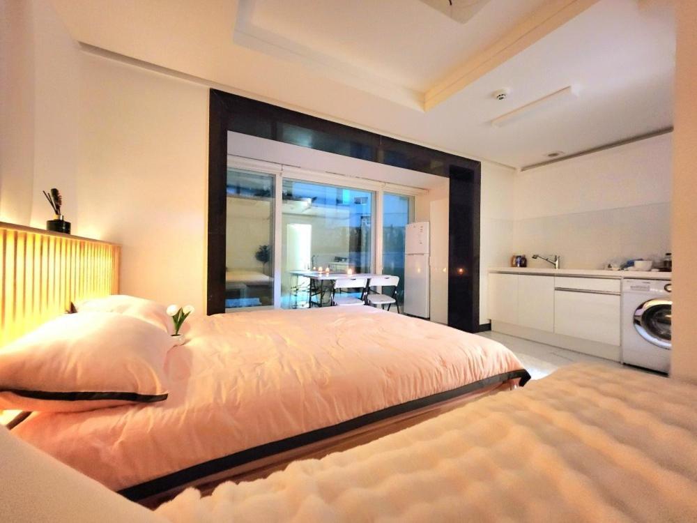 Gyeongbokgung Seochon Dalbit Guest house Seoul
