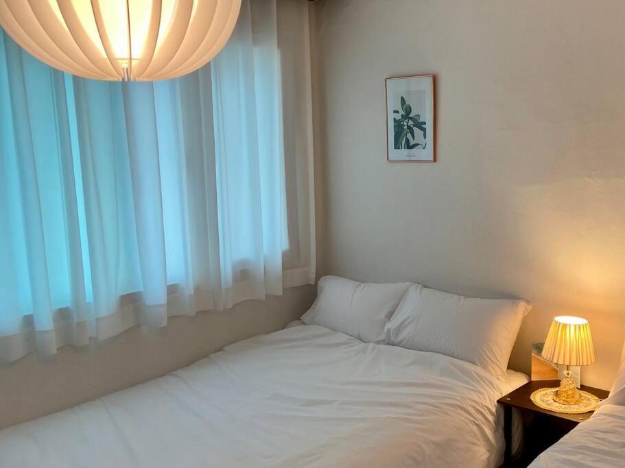 Retro House - Foreigners Only Apartment Seoul