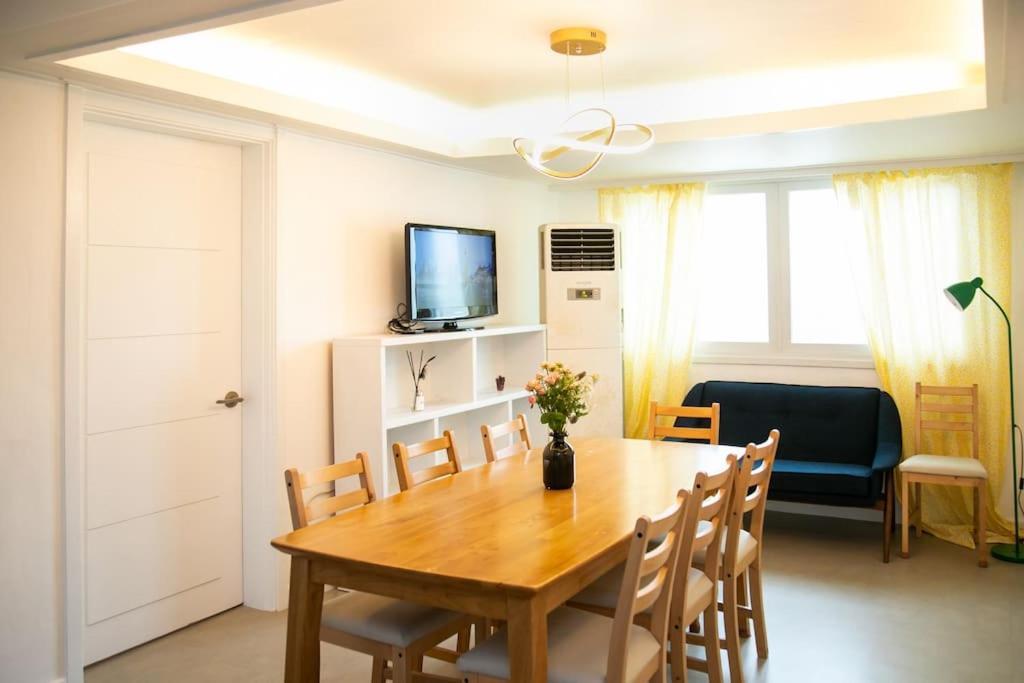 Apartment R House *