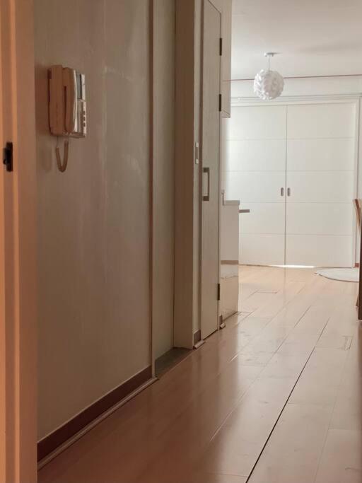 Hongik Univ Station House Apartment