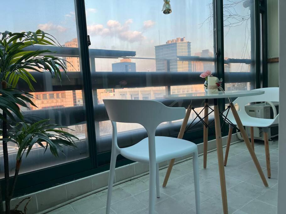 Hongik Univ Station House Apartment Seoul