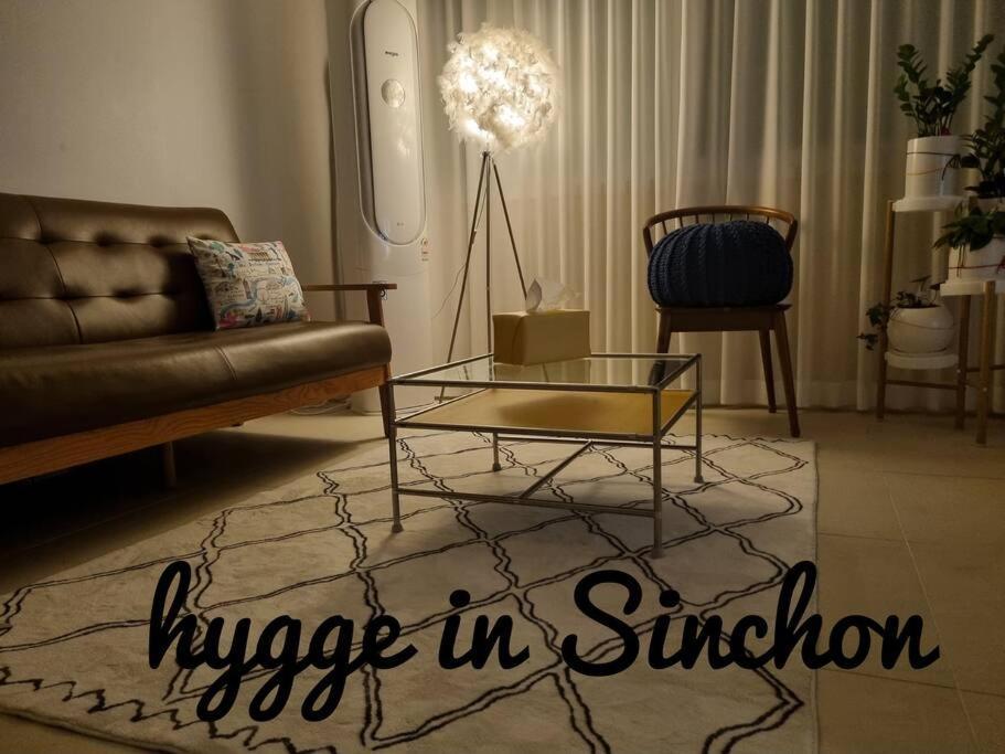 Hygge In Sinchon Apartment *