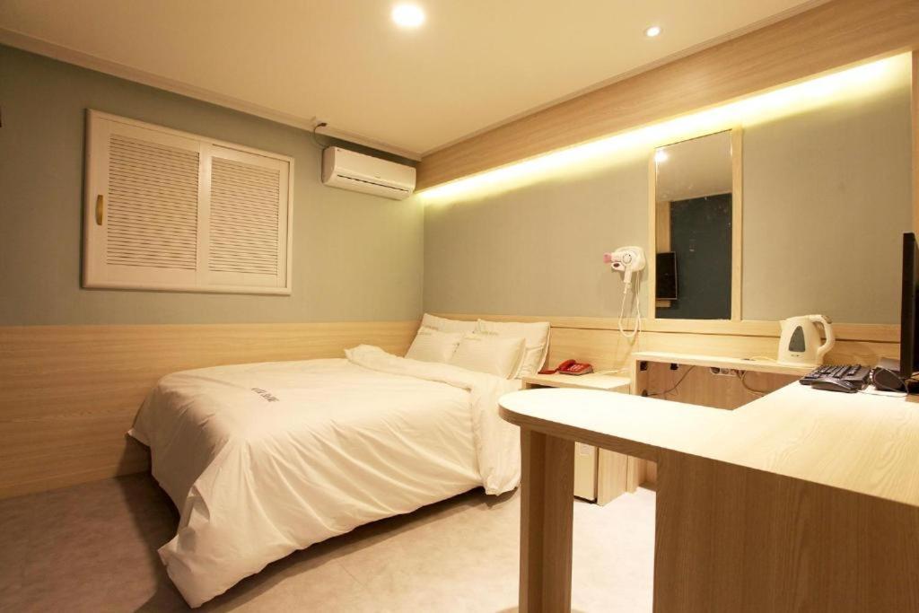 Motel Shine