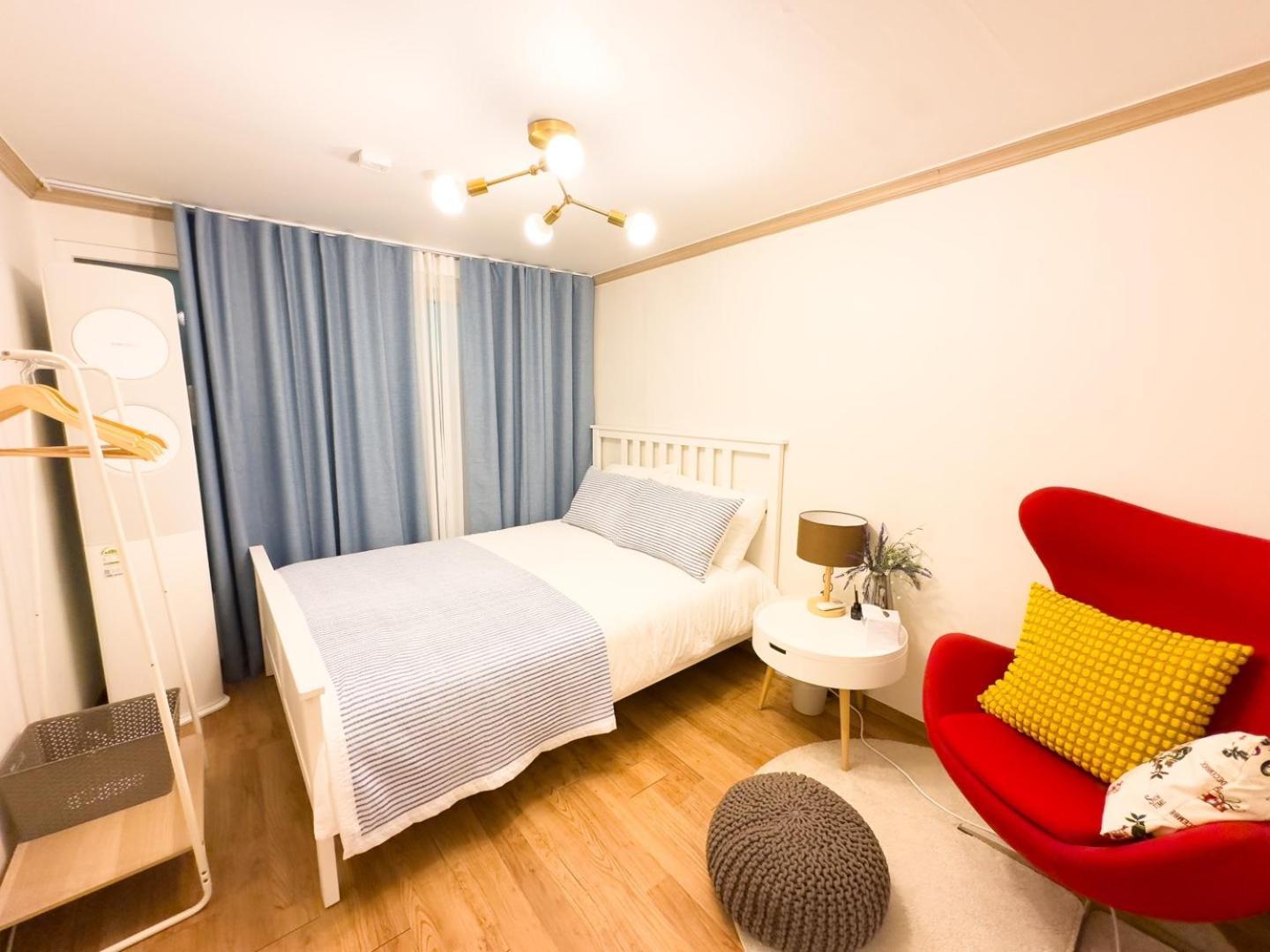 Rock 樂 2 3 Beds 3 Min From Ewha Univ Stn Apartment