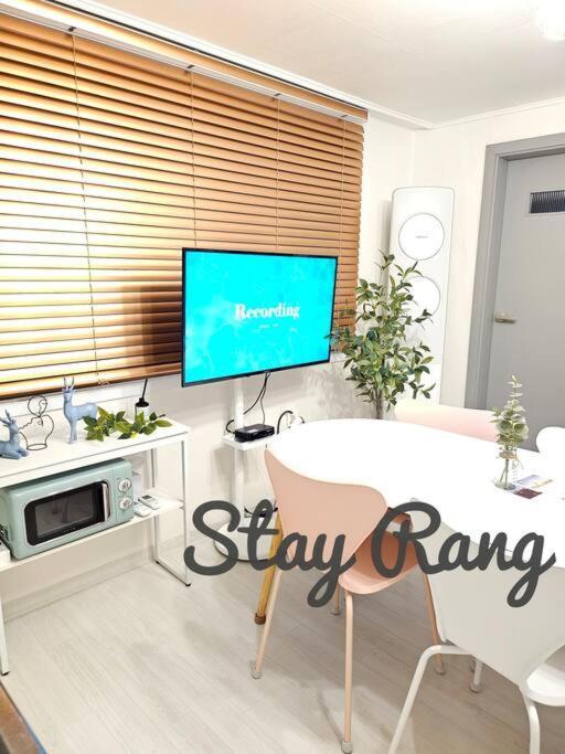 Rang Apartment *