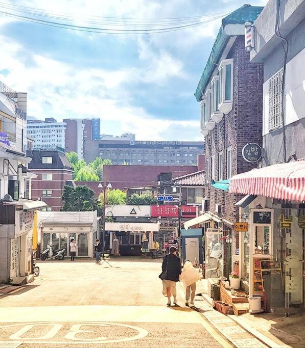 Slowstay Hyehwa - Foreigners Only *