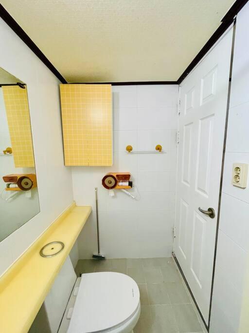 The Biggest Three Bedroom In Hongdae, Sinchon, Yonsei Apartment *