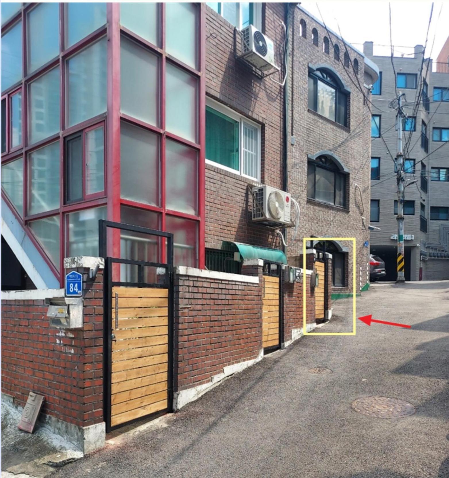 Hongdae&sinchon 10min Cozy House With 2 Bedrooms Pangsapuri Seoul