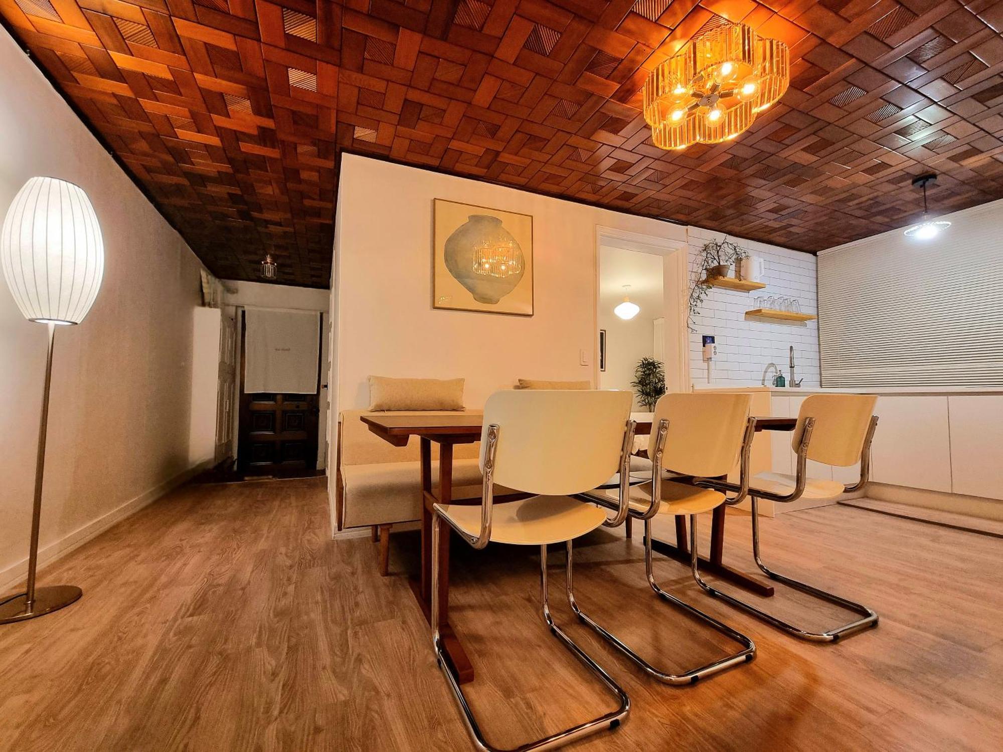 Hoi House