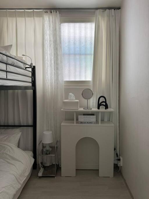 Apartment Hugstay, Shindaebang