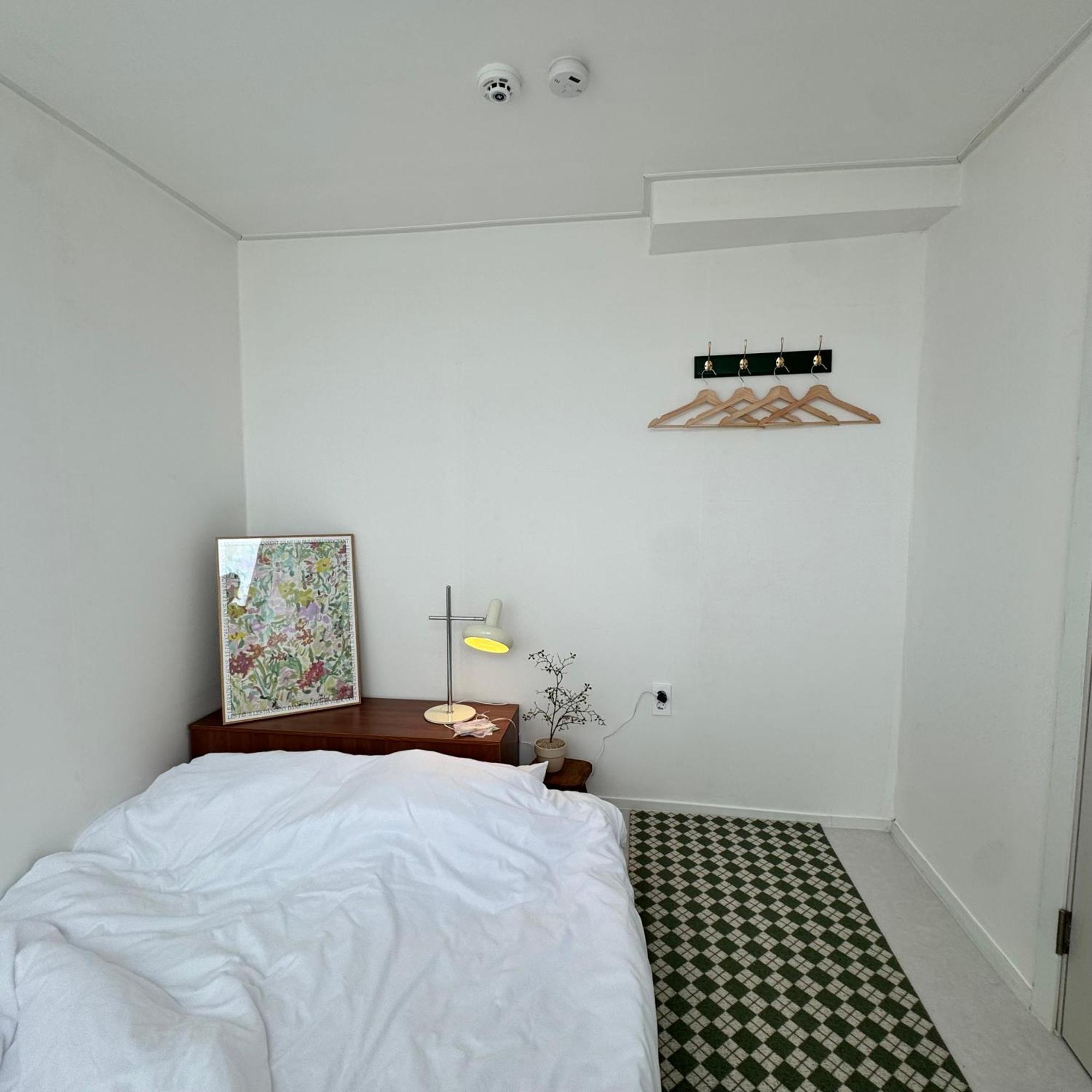 On - Foreigners Only Apartment Seoul