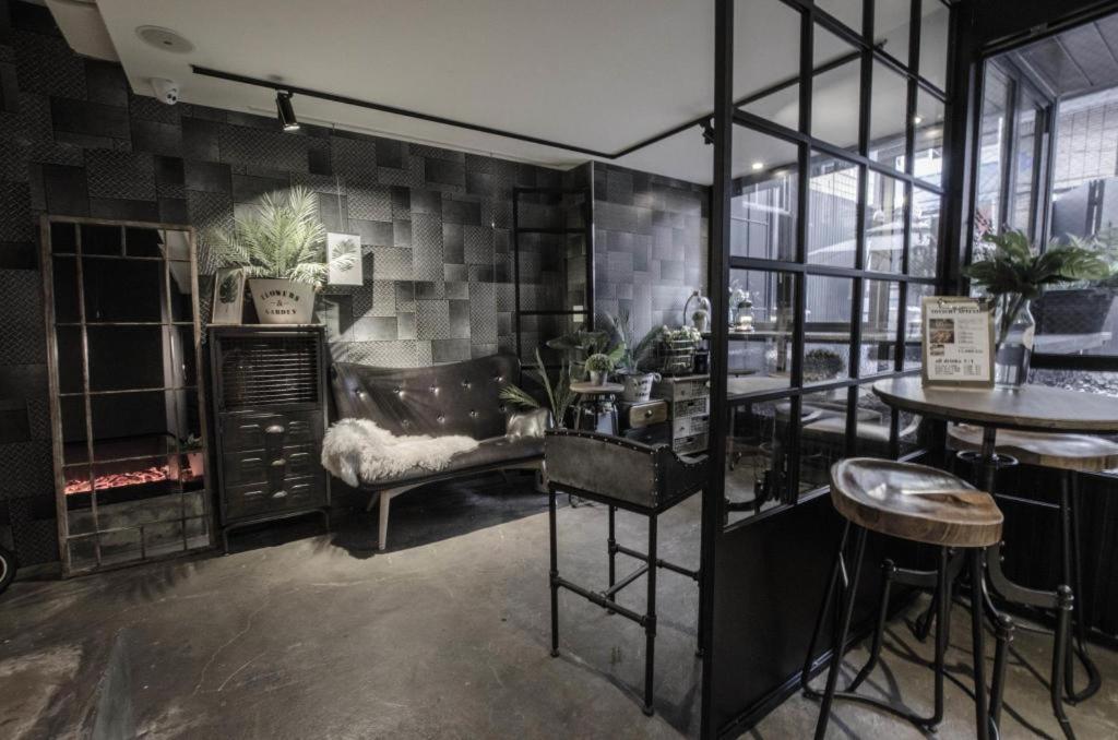 Mmmio Ii Design Myeongdong Motel