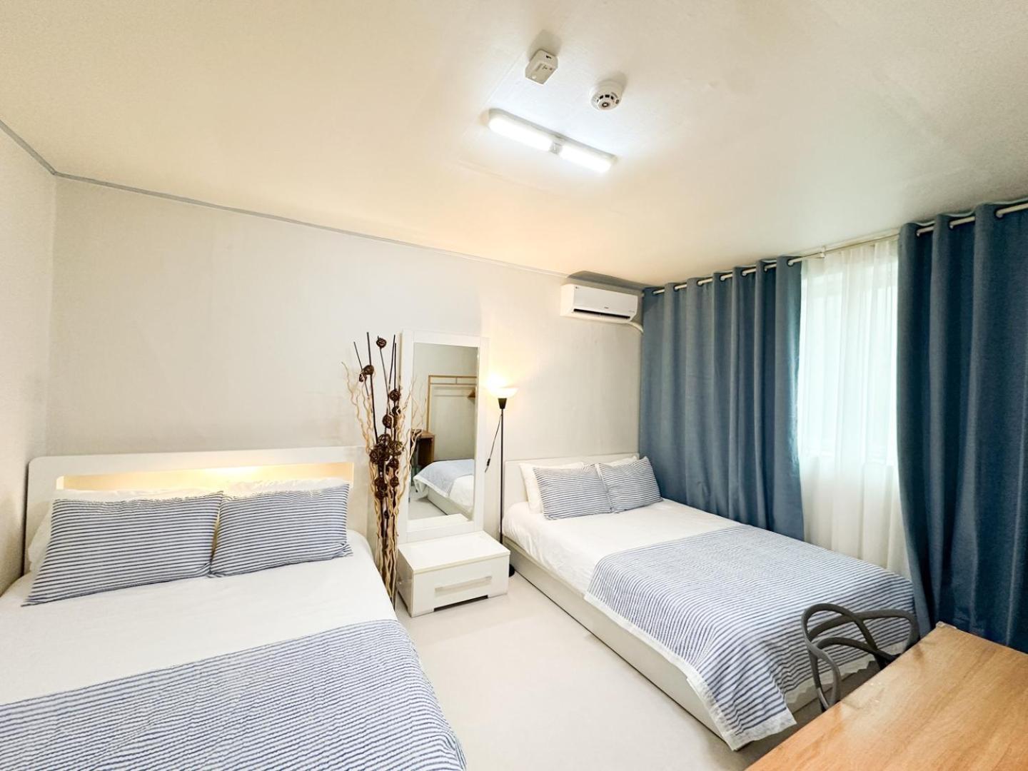 Rock 樂 2 3 Beds 3 Min From Ewha Univ Stn Apartment *