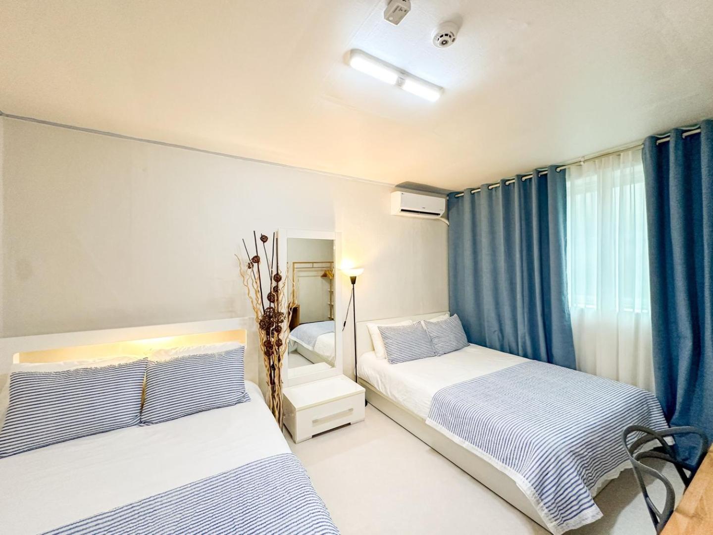 Rock 樂 2 3 Beds 3 Min From Ewha Univ Stn Apartment Seoul