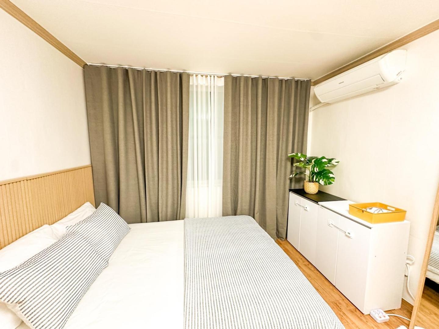 Rock 樂 2 3 Beds 3 Min From Ewha Univ Stn * Seoul