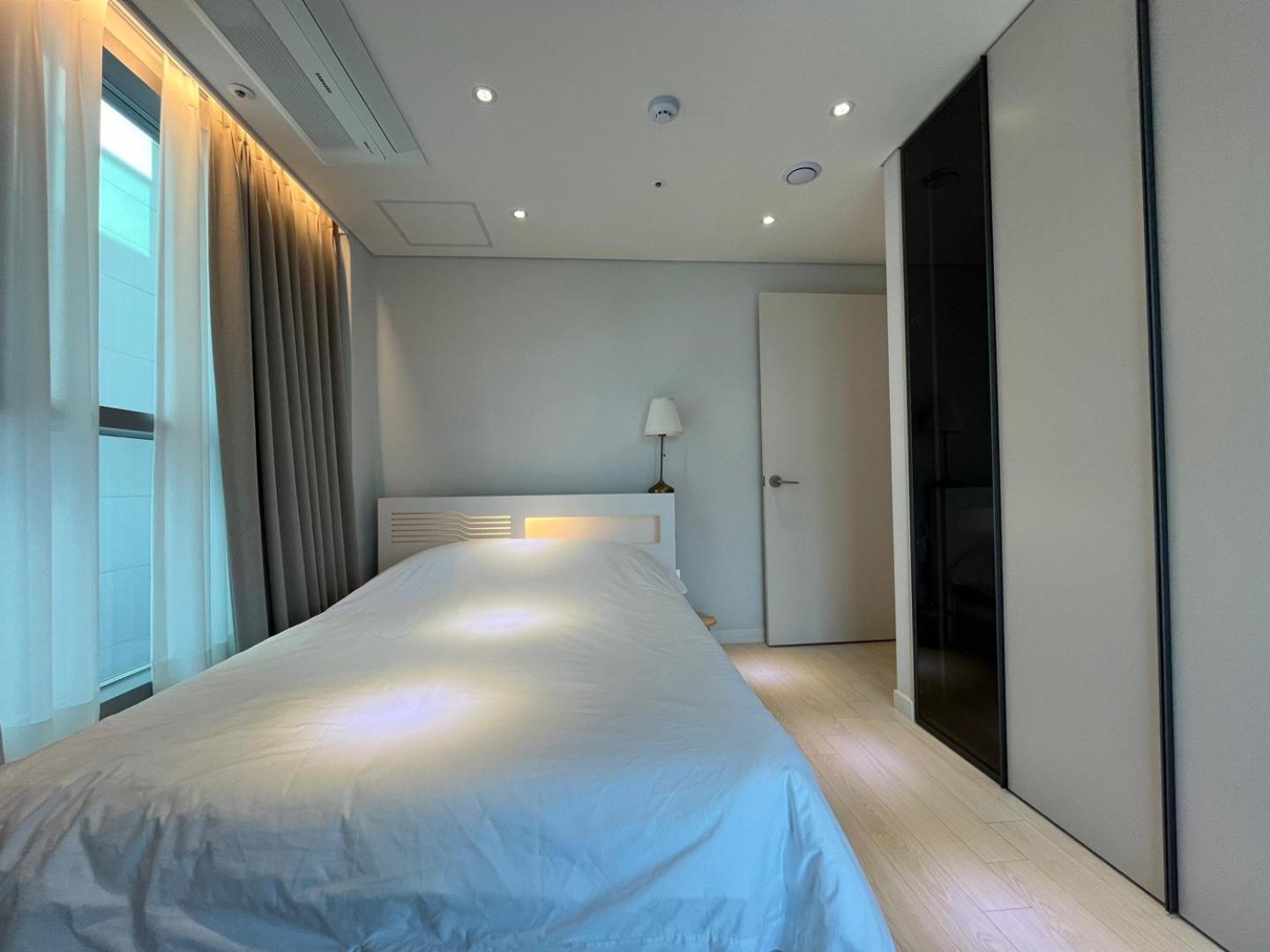 2023 New Build, Super Neat Full Option Apartment Seoul