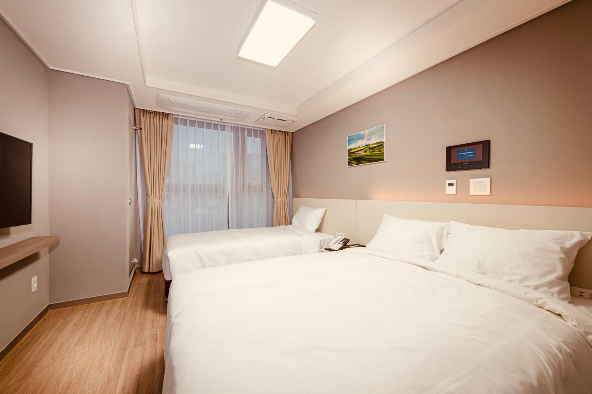Sollago Myeongdong & 4* Seoul