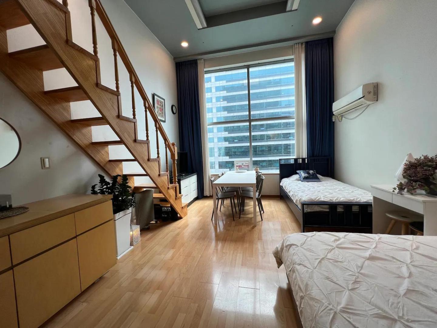 Oasis Hongdae View