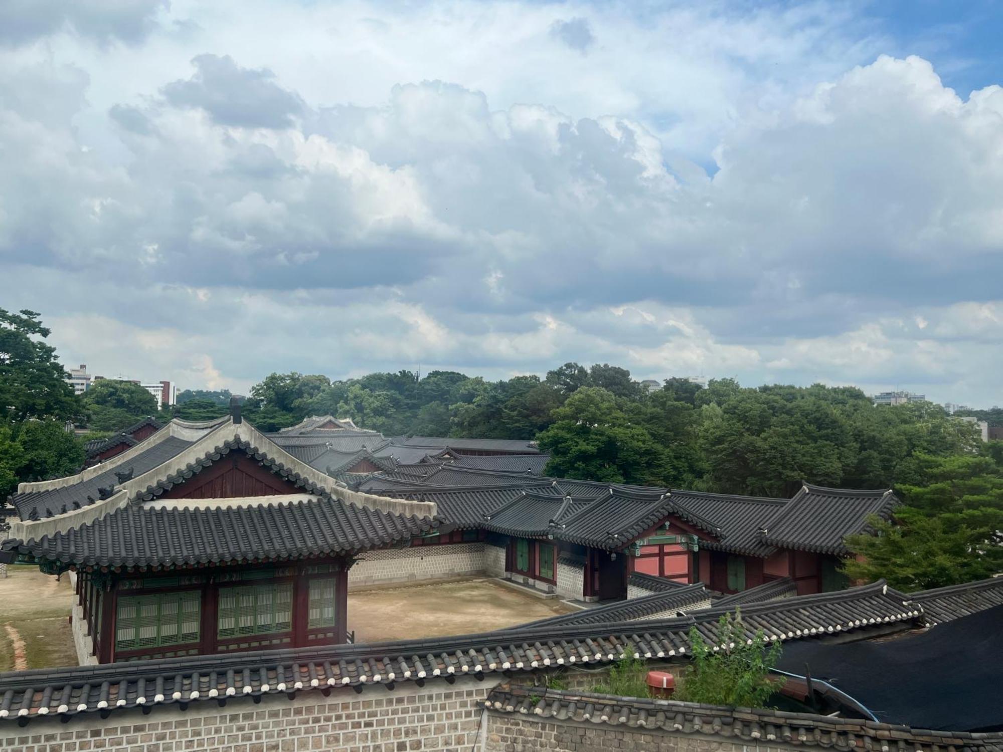 Apartment Korean Traditional Terrace House *