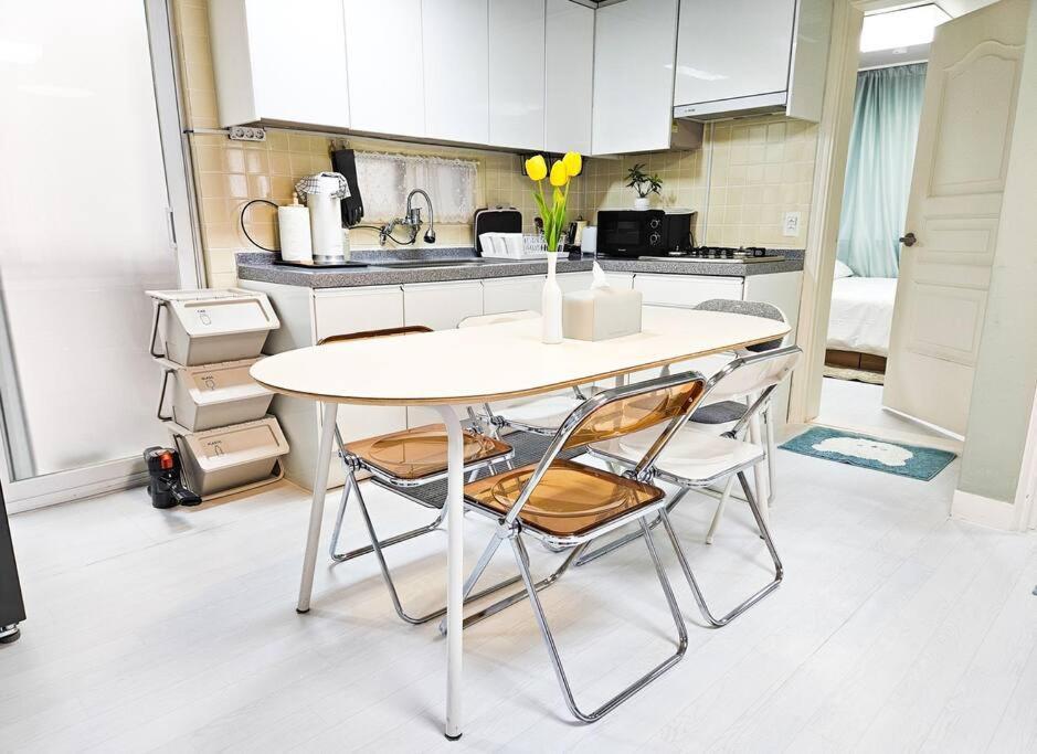 Mangwon Apartment