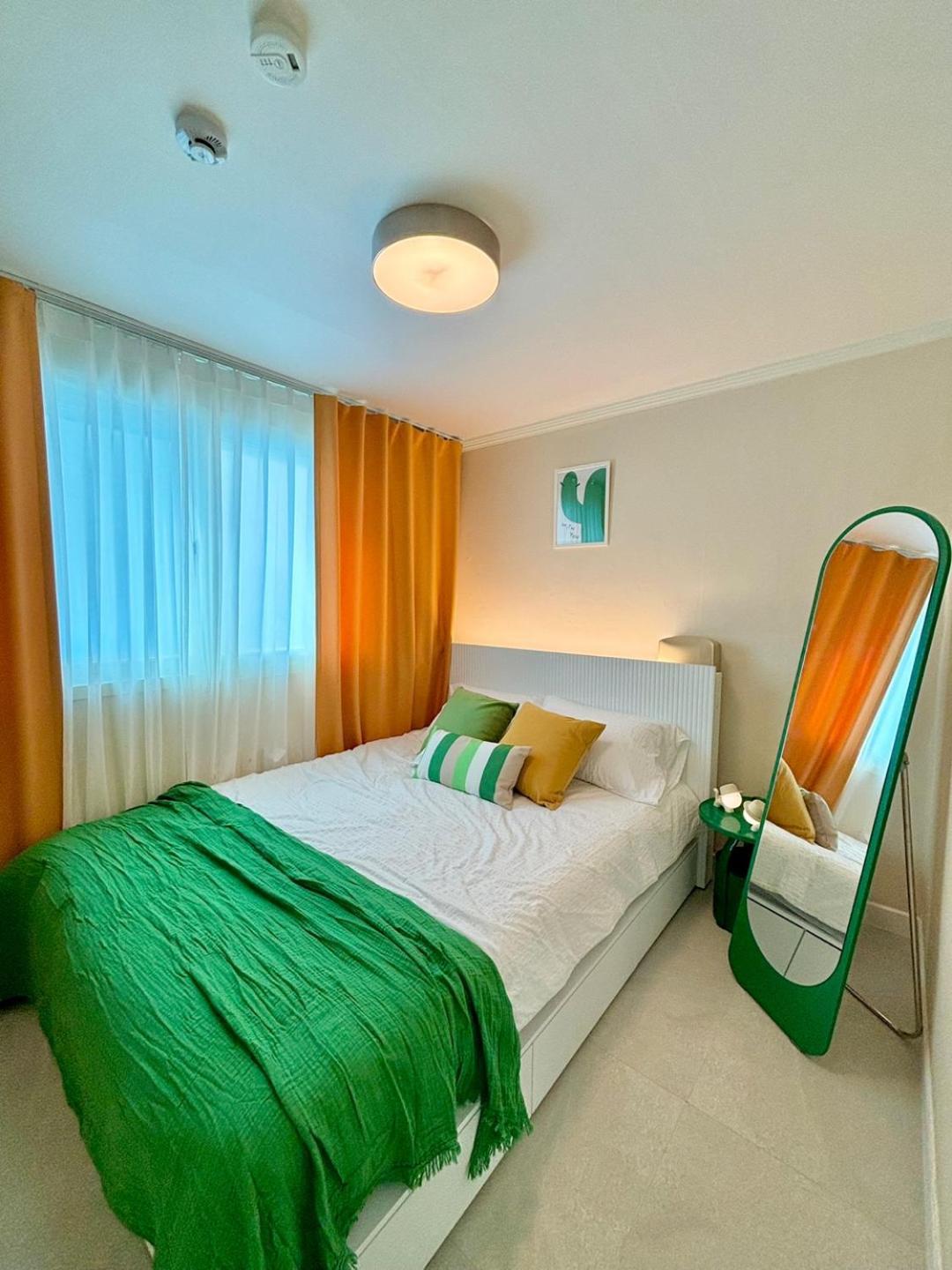 Vila Bb Sinchon Seoul
