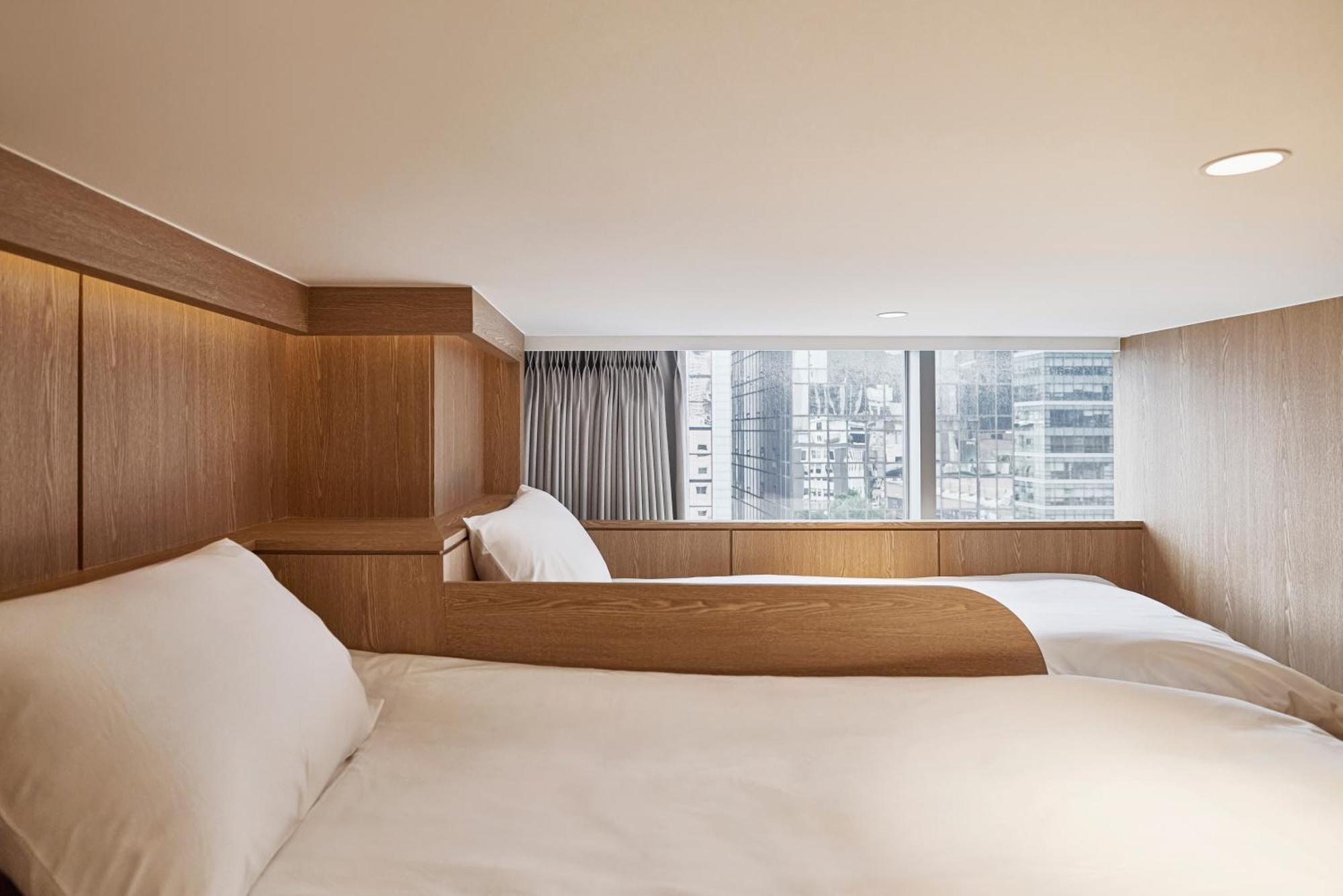 Capsule hotel Drip&drop, Myeongdong Seoul