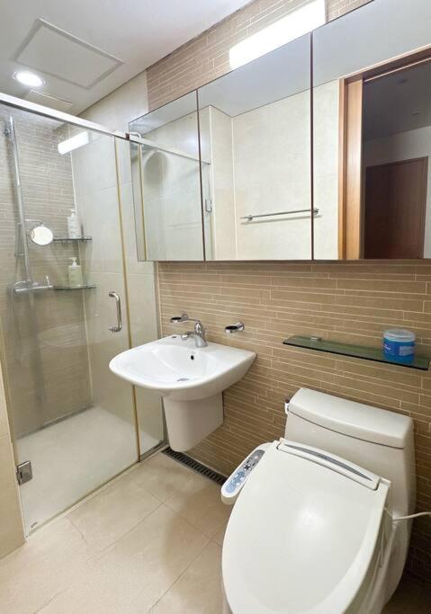 Apartment Spacious & Modern Family Retreat *