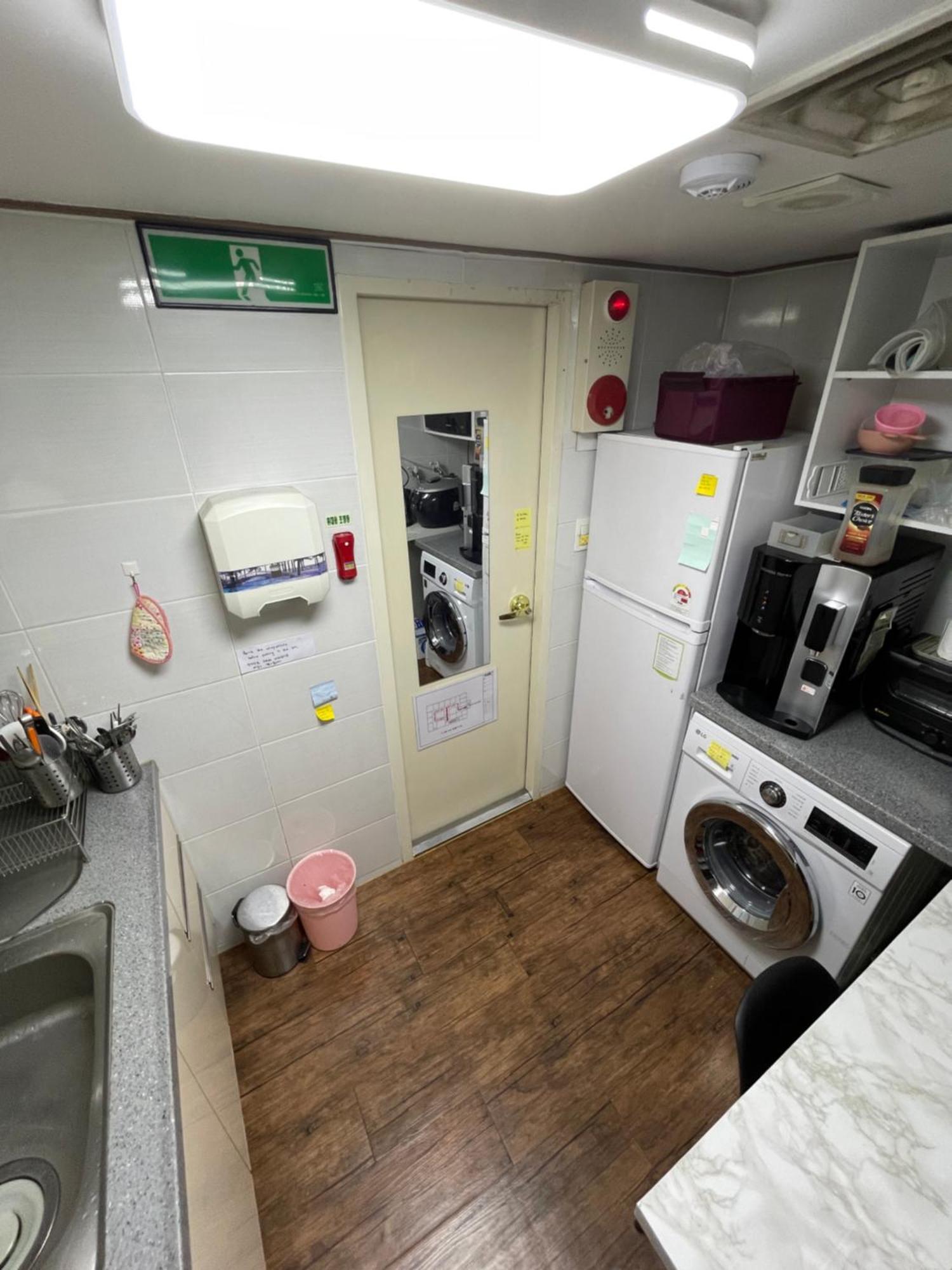 Apgujeong Guest house *