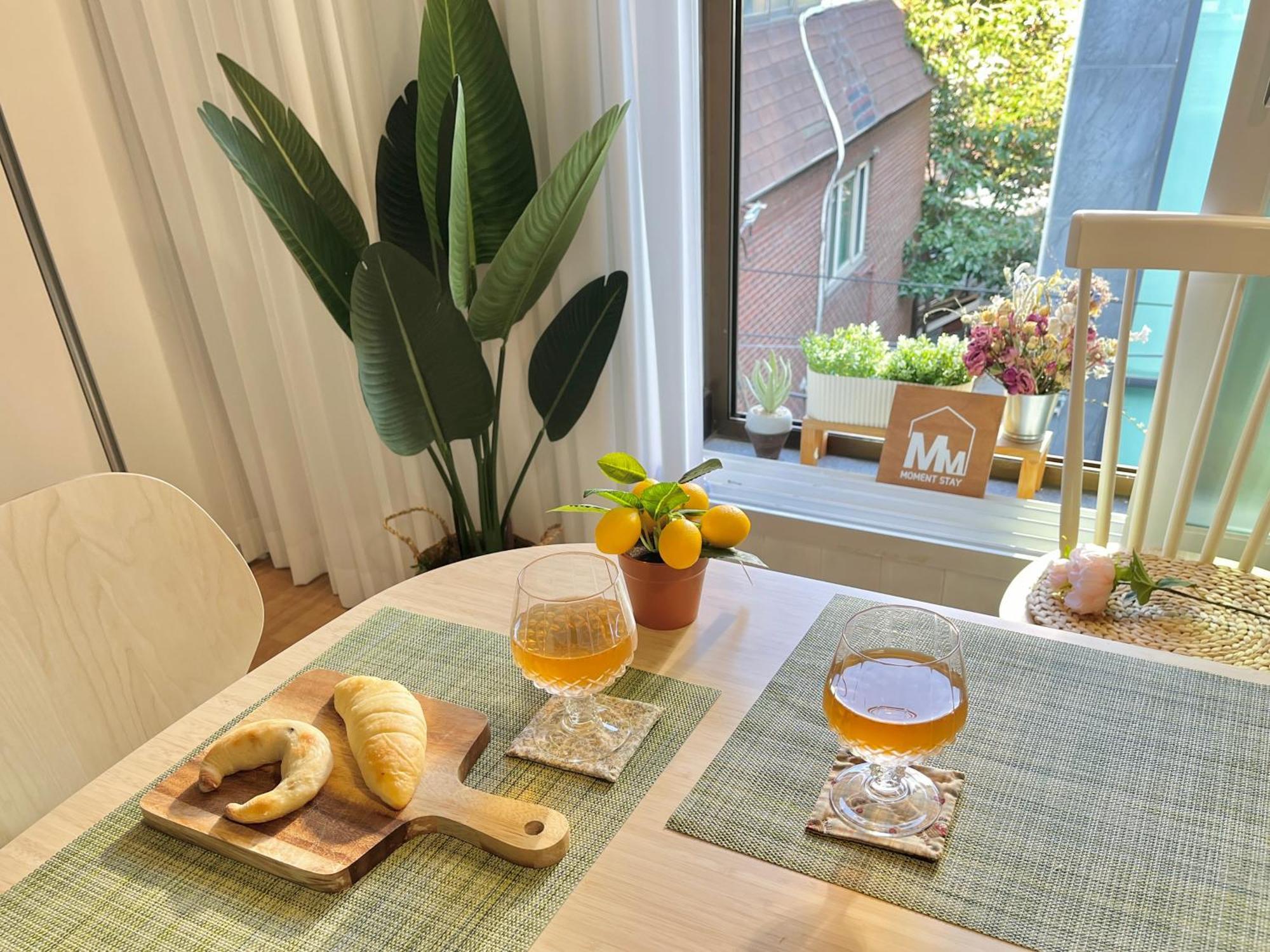 Apartment Moment *