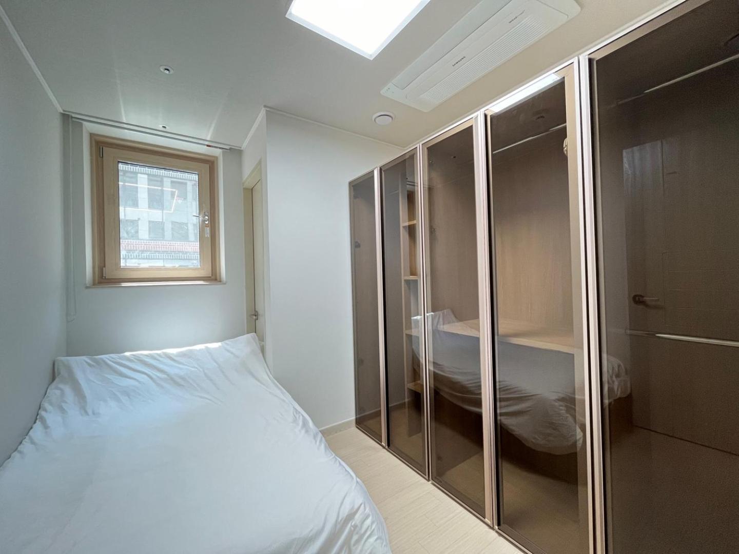 Seonneung Station Beautiful 2room Apartment Seoul