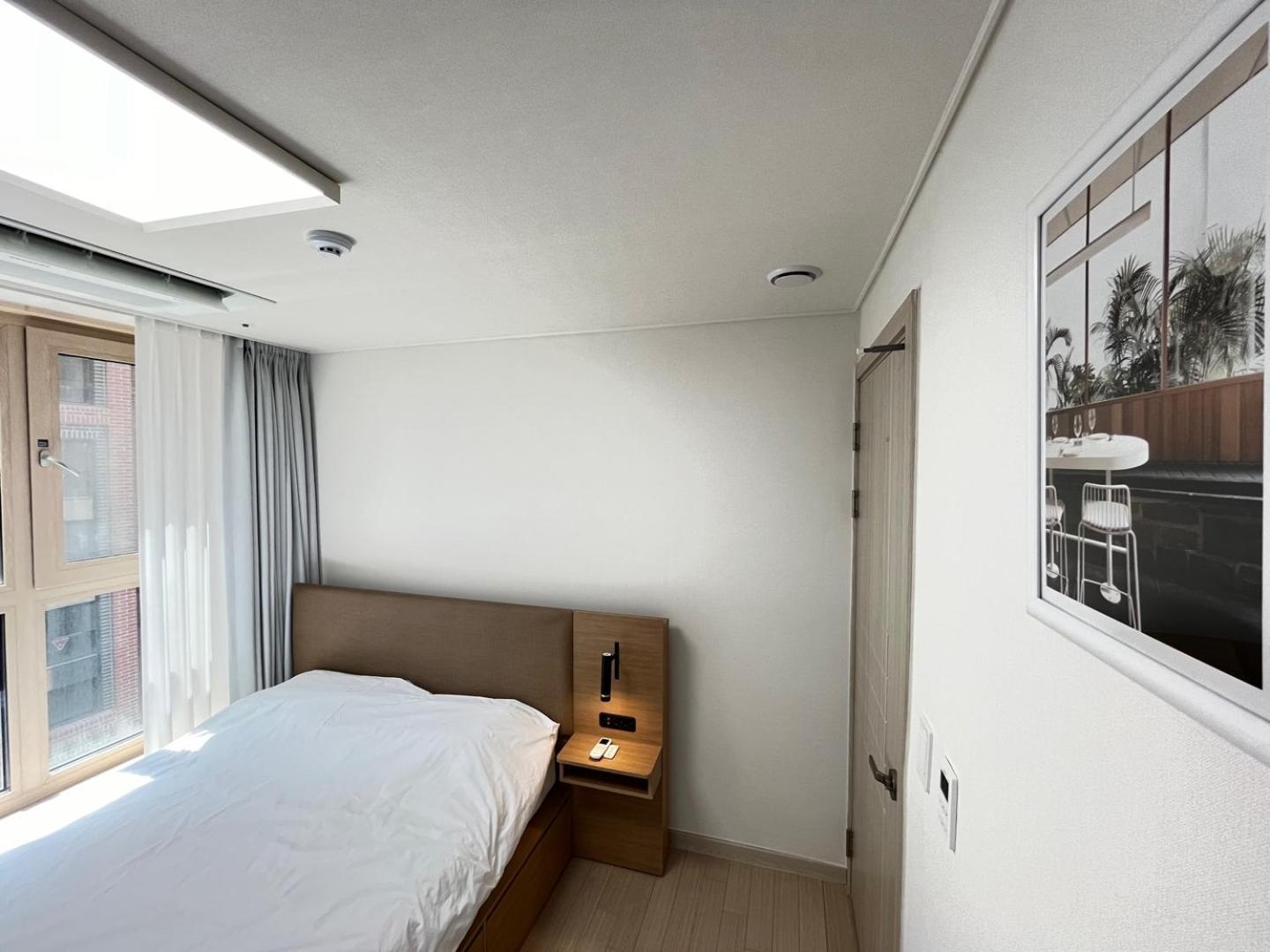 Seonneung Station Beautiful 2room Seoul